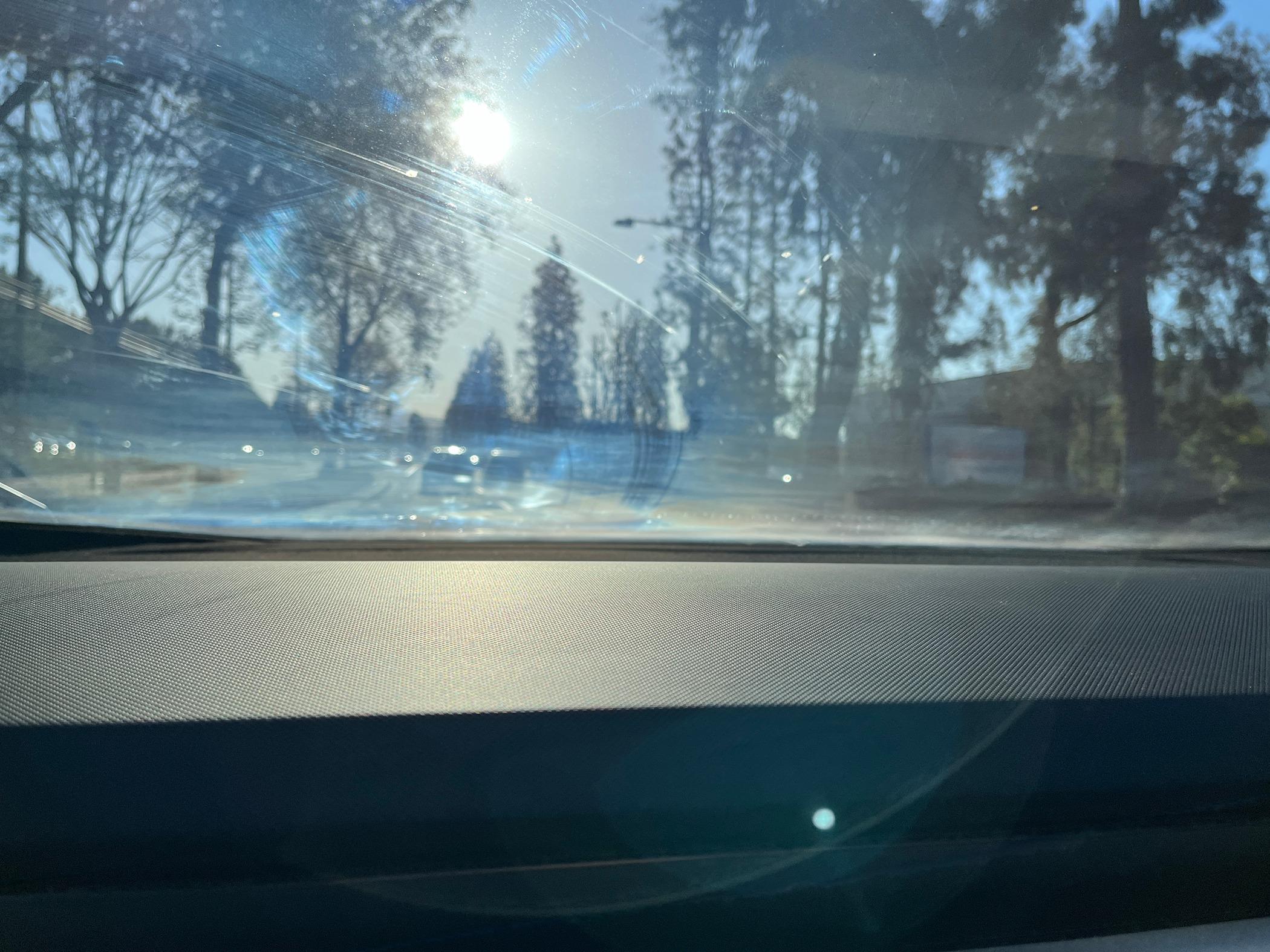 Tesla Cybertruck Interior window cleaning recommendation (+ reason for the haze / hazy glass) 2024-04-11 07.56.29