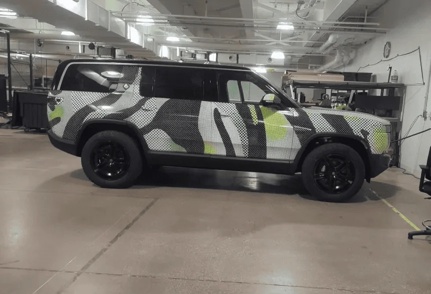Tesla Cybertruck Rivian R1 series refresh? 1713289295871-0u