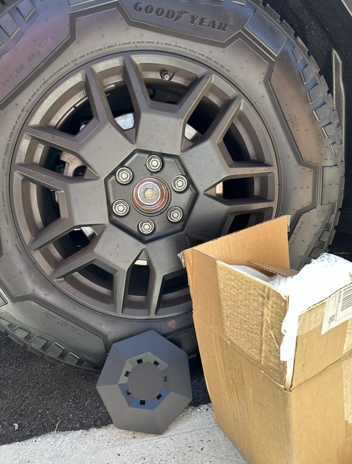 Tesla Cybertruck Best Wheel Cap Lug Nut Covers IMG_2510