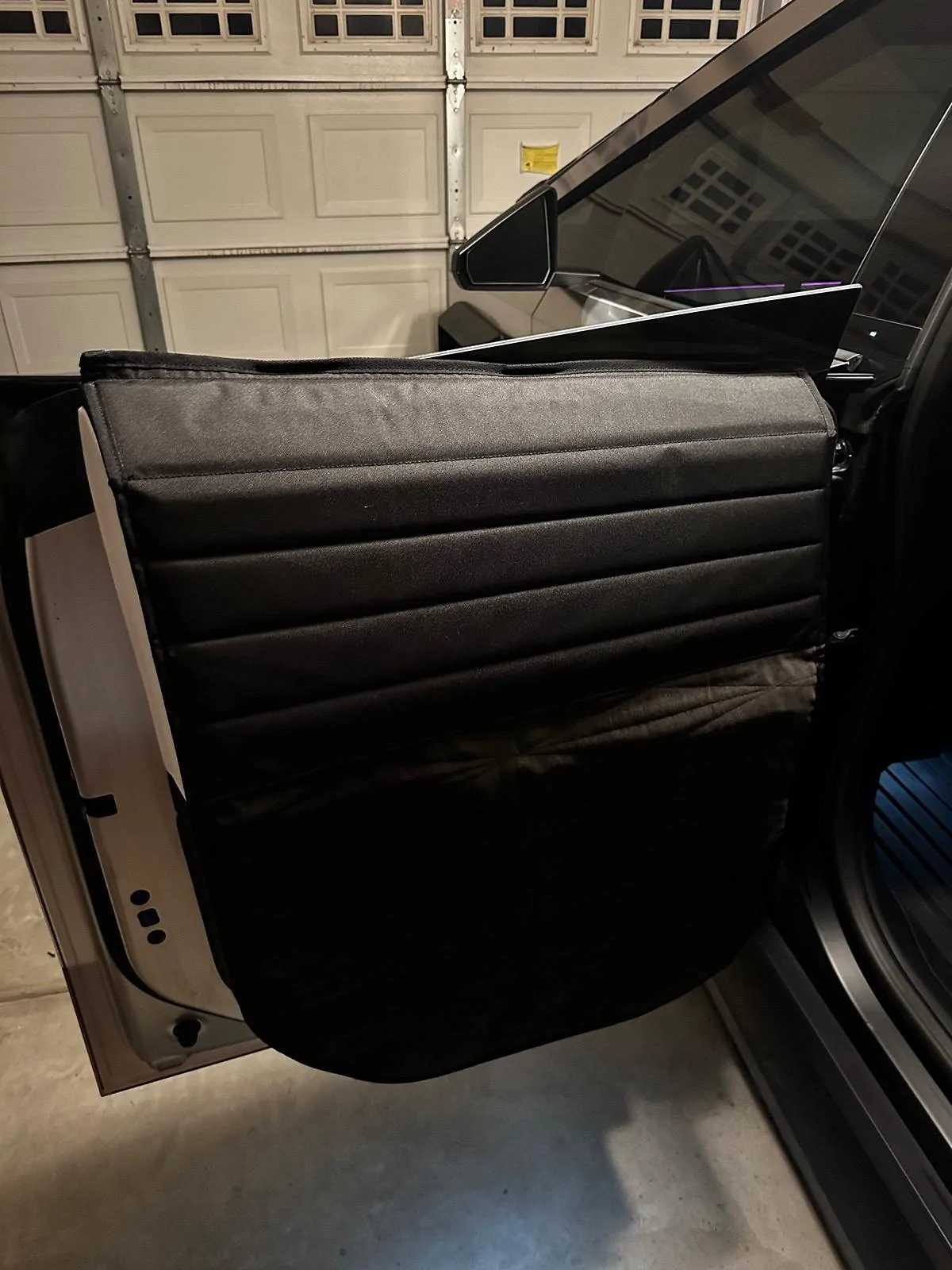 Tesla Cybertruck Official Tesla Cybertruck Pet Liner IMG_4803