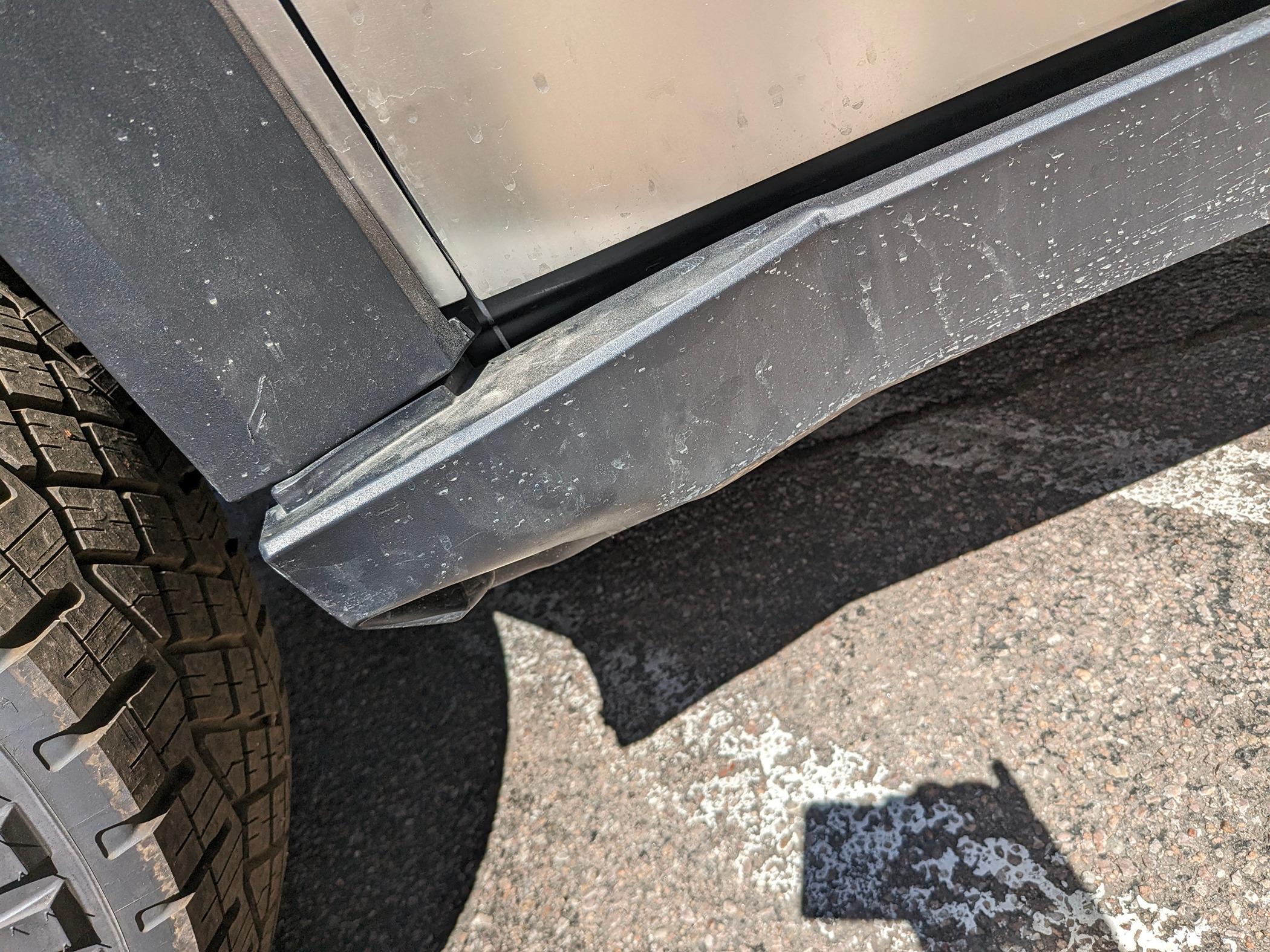 Tesla Cybertruck Colorado PXL_20240417_165532779