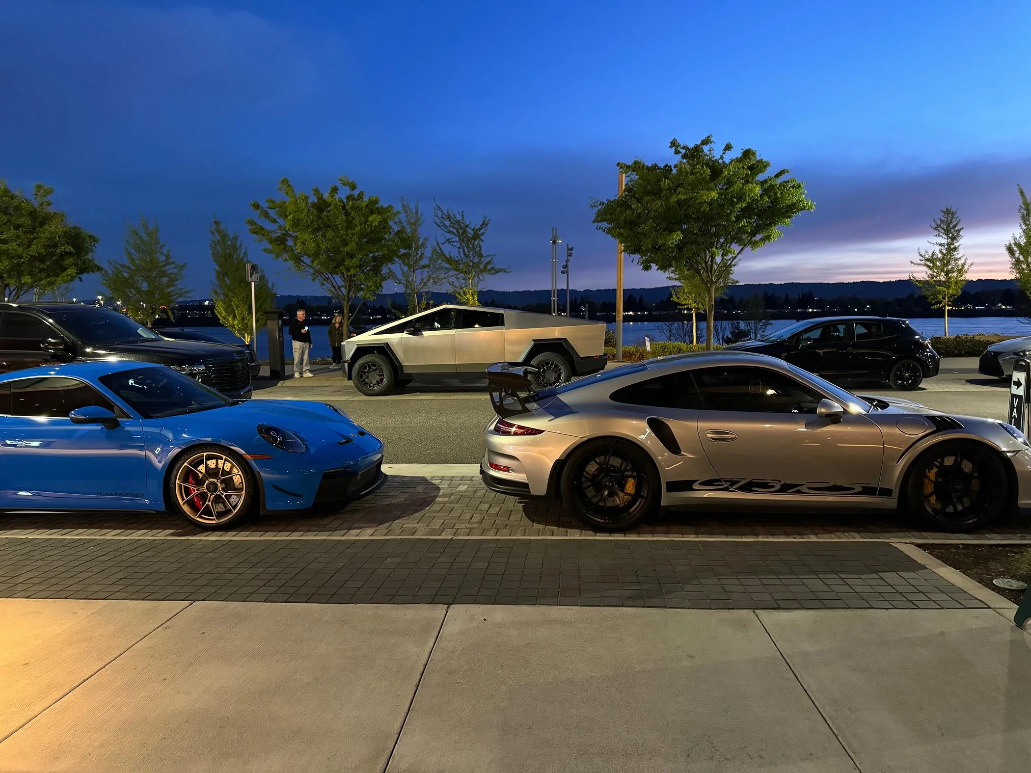 Tesla Cybertruck Daily random Cybertruck photos thread - Post Yours! 📸 🤳 IMG_5071