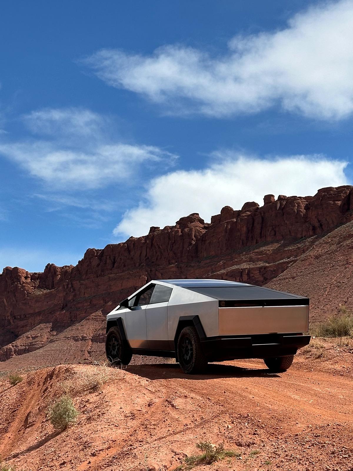 Tesla Cybertruck Daily random Cybertruck photos thread - Post Yours! 📸 🤳 IMG_6439