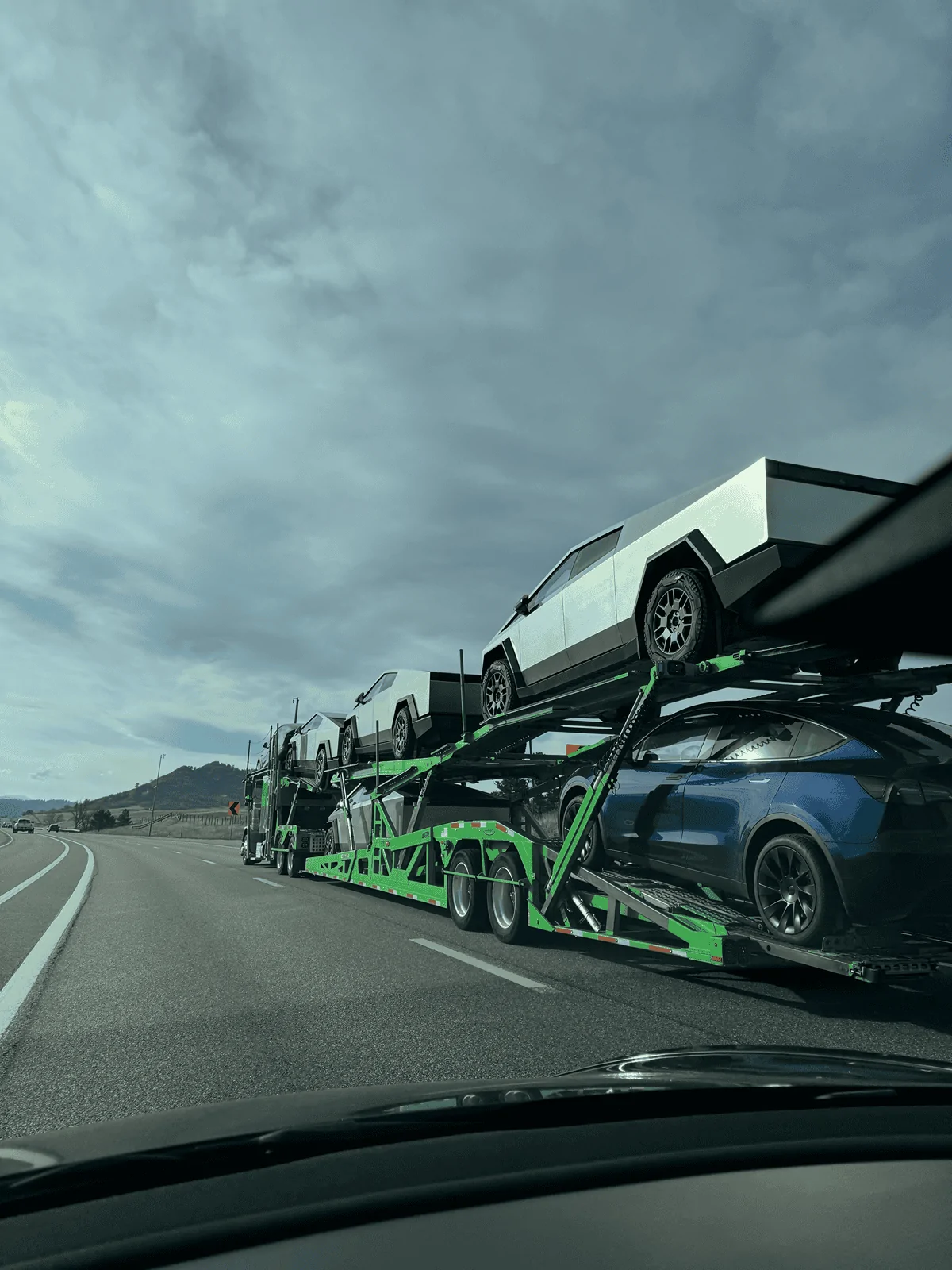 Tesla Cybertruck Colorado CT? First deliveries?? tempImagexVZnn
