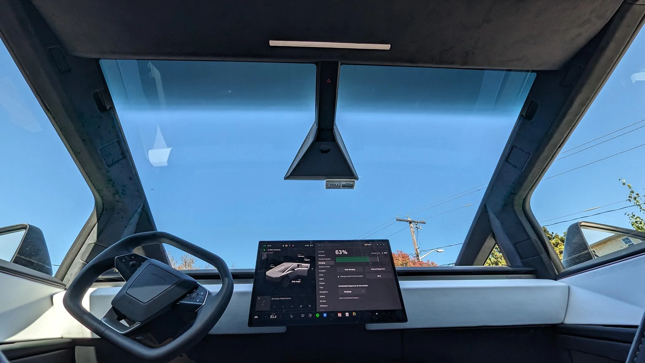 Tesla Cybertruck Removed sun visors and rear view mirror PXL_20240419_213850071.MP