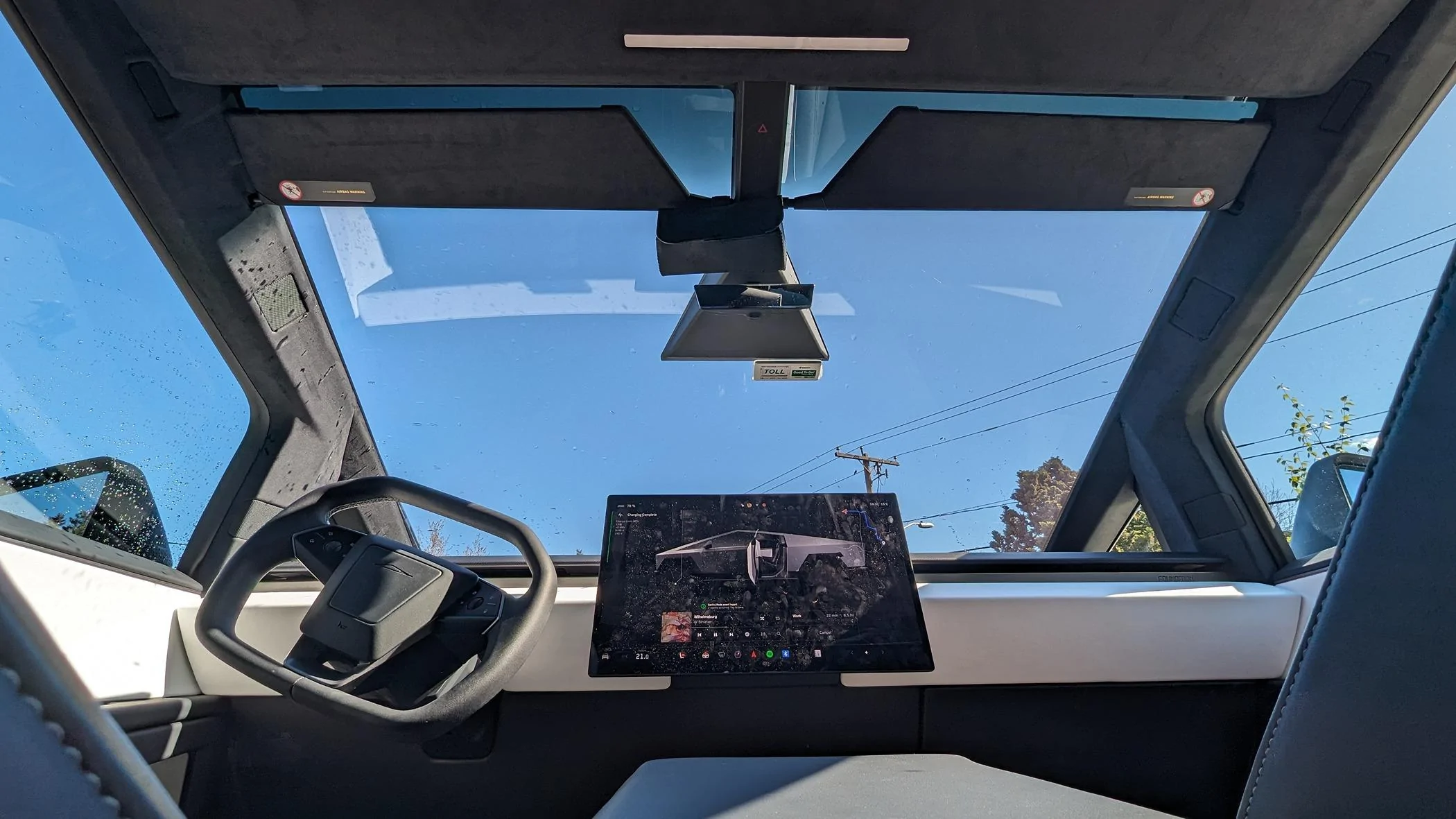 Tesla Cybertruck Removed sun visors and rear view mirror PXL_20240418_171029604.MP