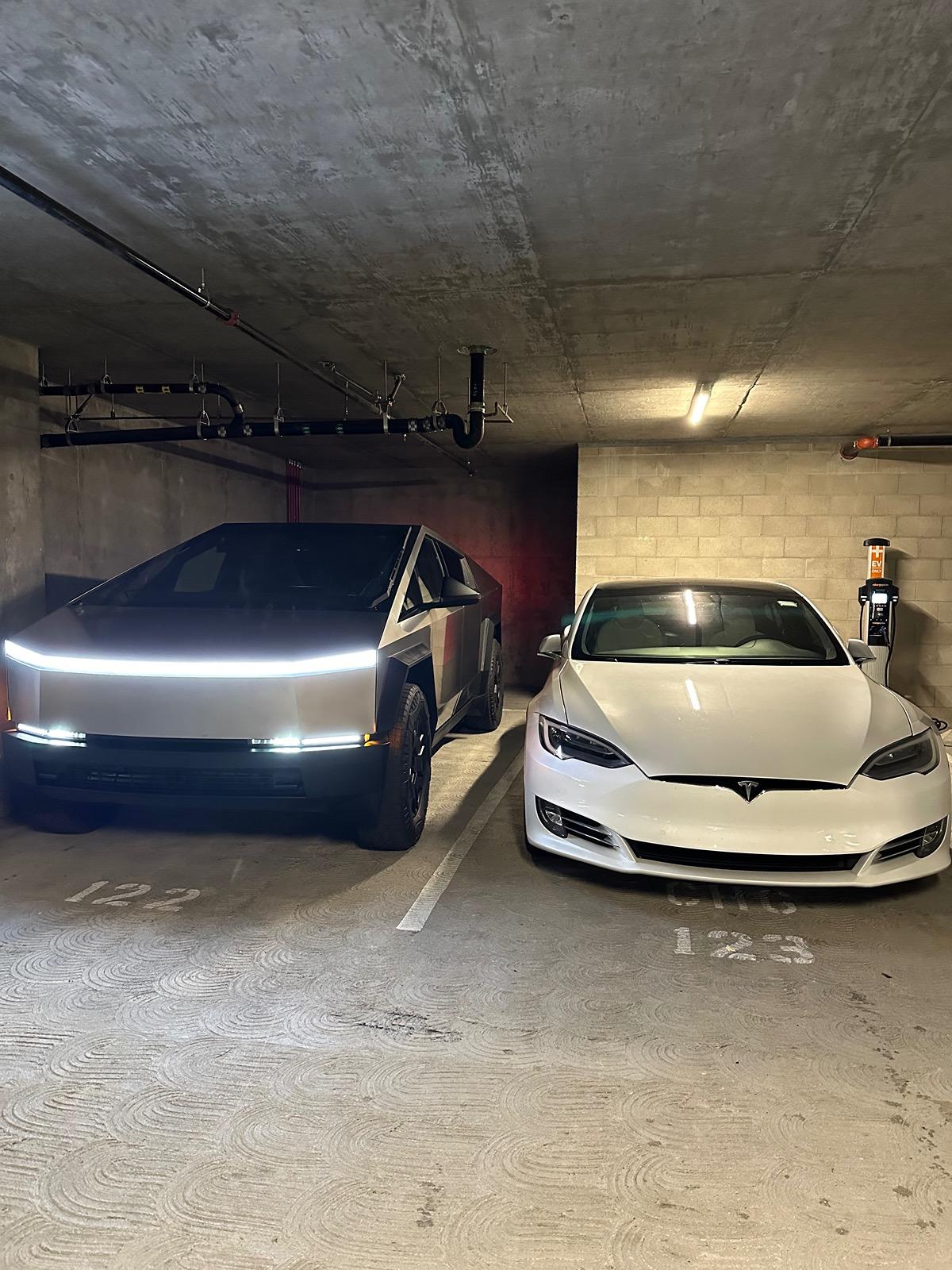 Tesla Cybertruck Cyberbeast VIN yesterday San Diego, Ca IMG_0833