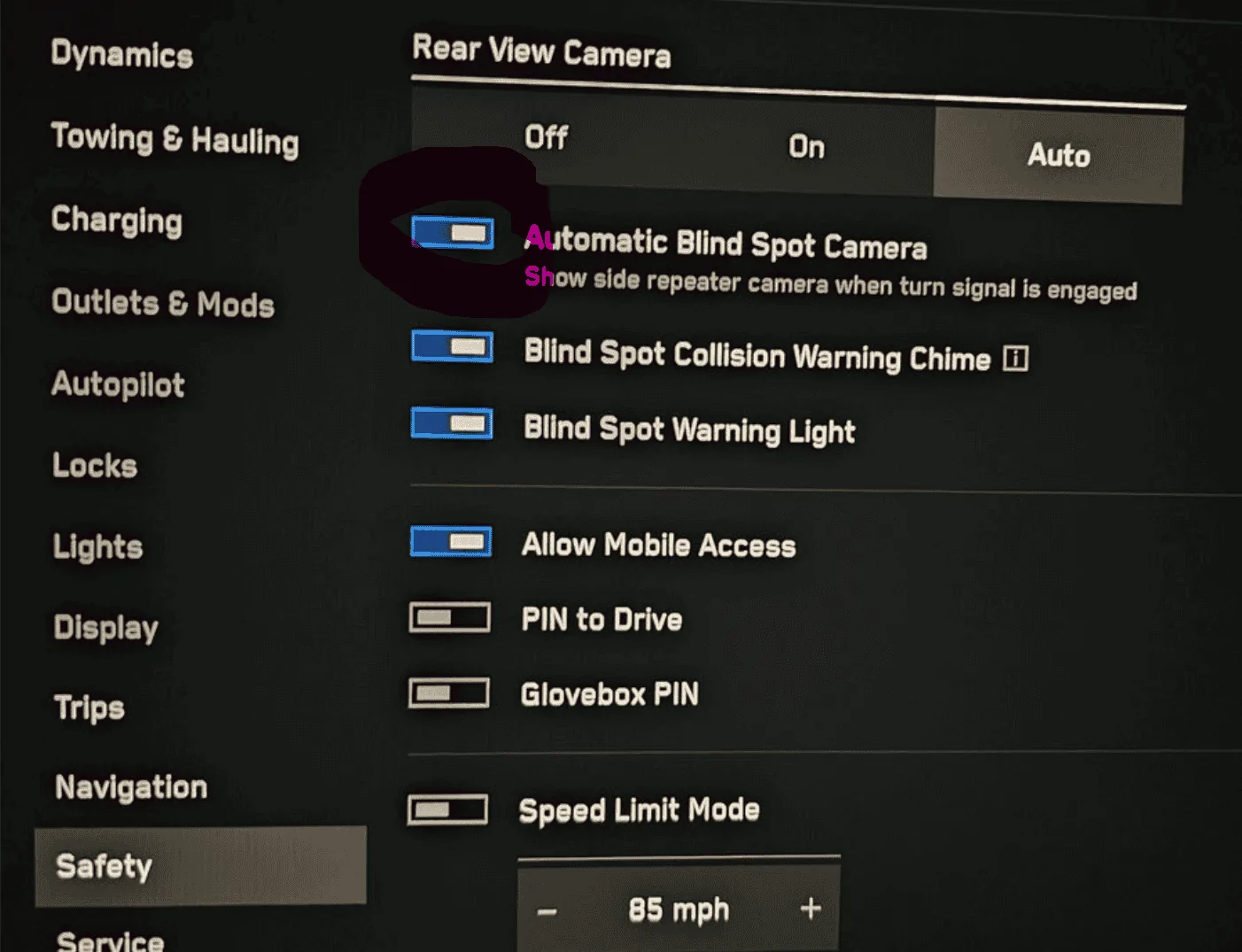 Tesla Cybertruck How to get camera view with turn signals? 1714197674335-8c