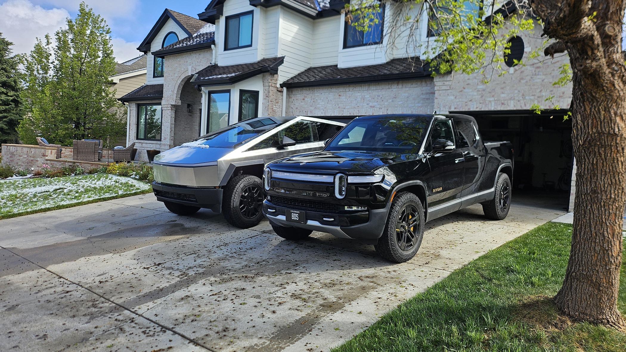 Tesla Cybertruck Cybertruck vs Rivian R1T review from a long term owner 20240428_092447