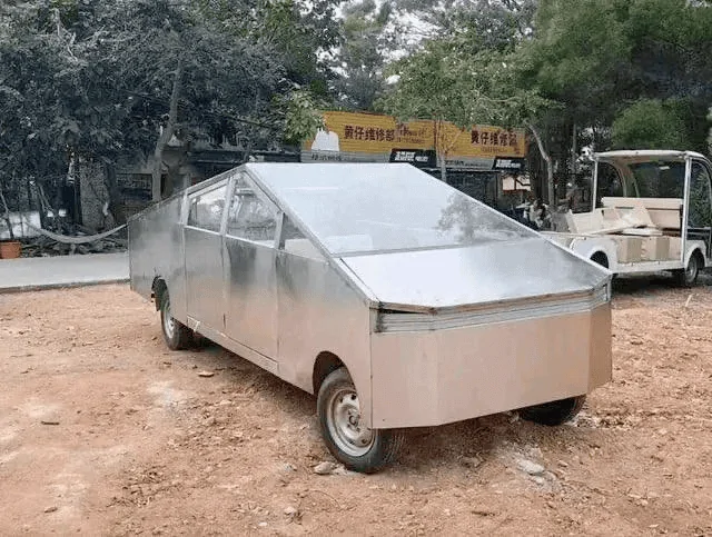 Tesla Cybertruck VIN 0001 Spotted 1714323833077-m