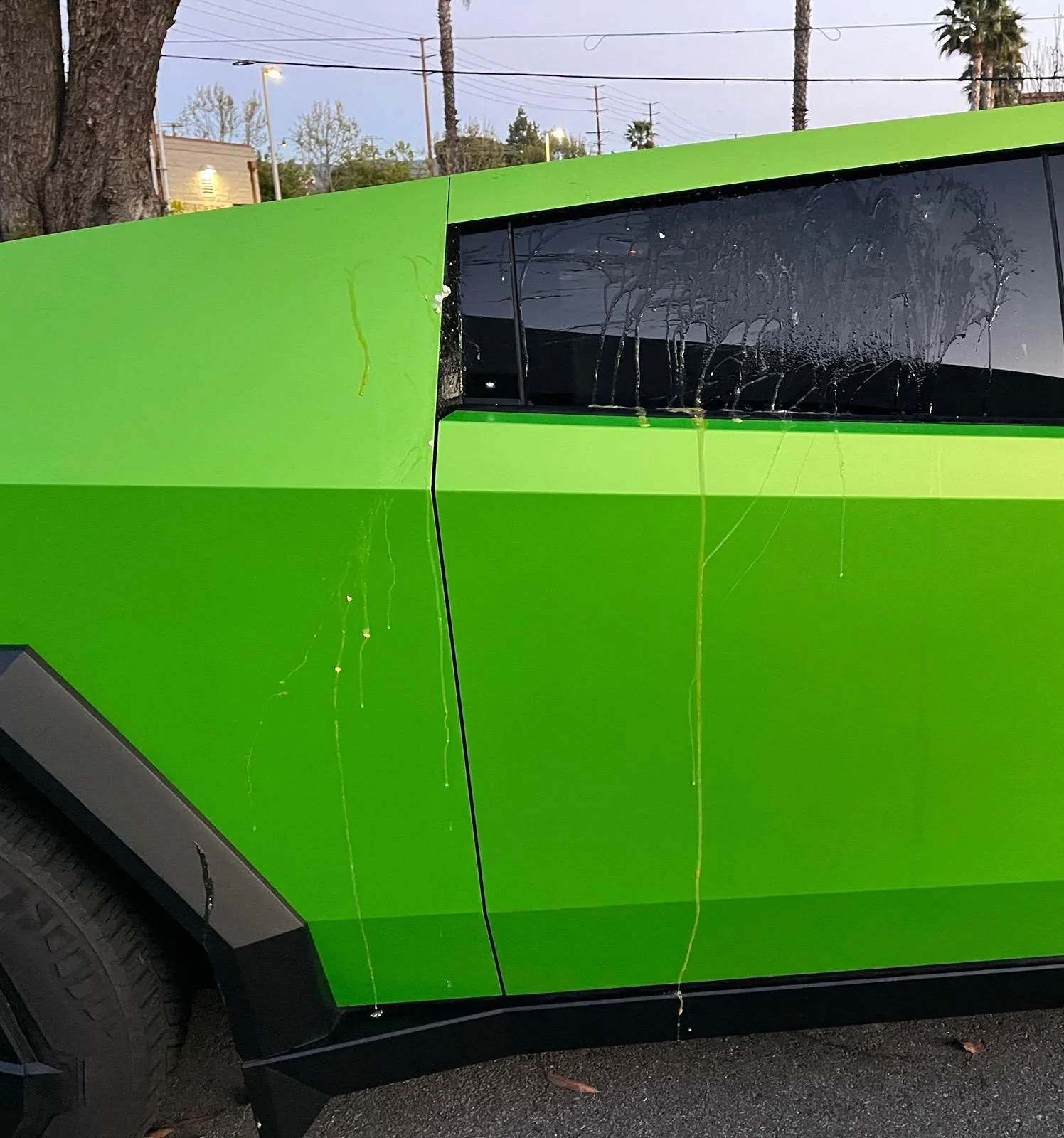 Tesla Cybertruck Sadly the FUD is winning. GMRd7sUacAAiVo