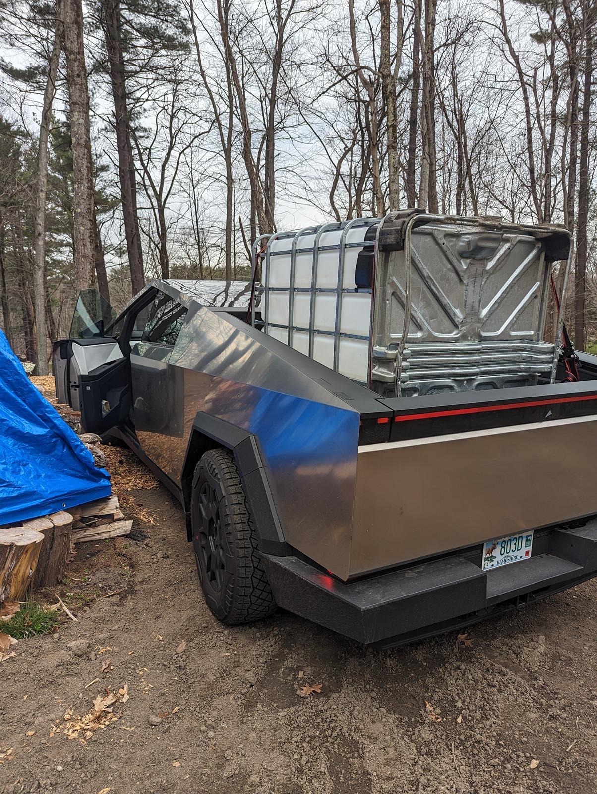 Tesla Cybertruck 🦾 Cybertruck doing truck stuff!  Post your photos! PXL_20240424_132347878