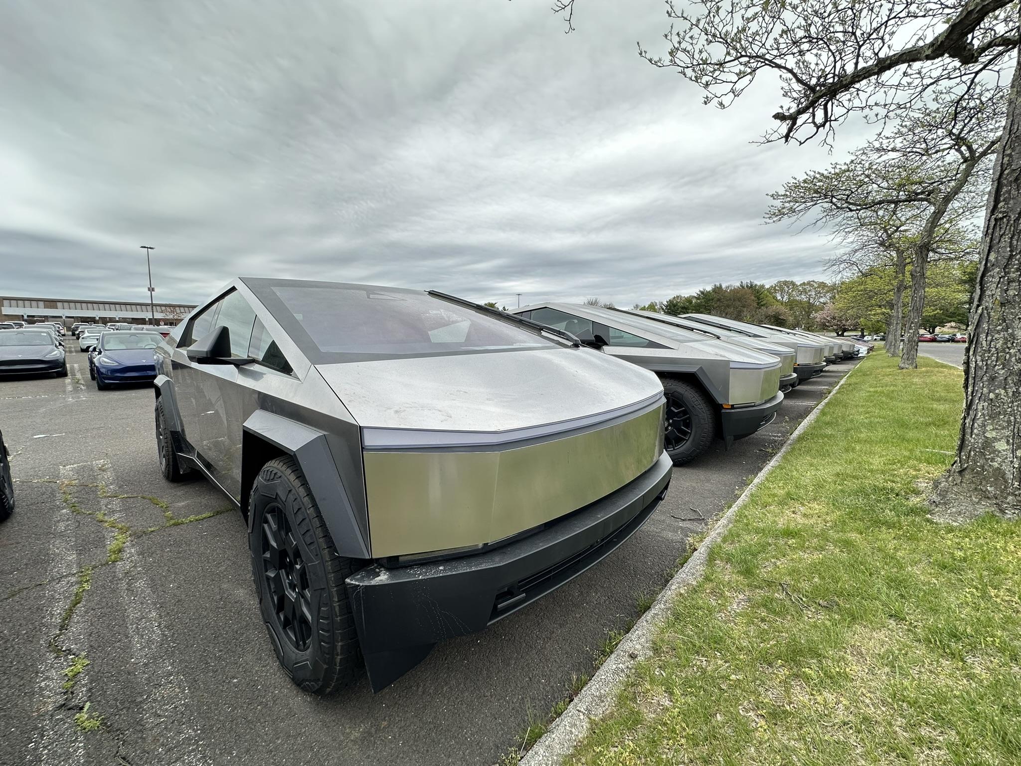 Tesla Cybertruck NJ CT Meetup 158DAABC-CE7E-4DBF-B2C5-CA968A0AFD78_1_102_o