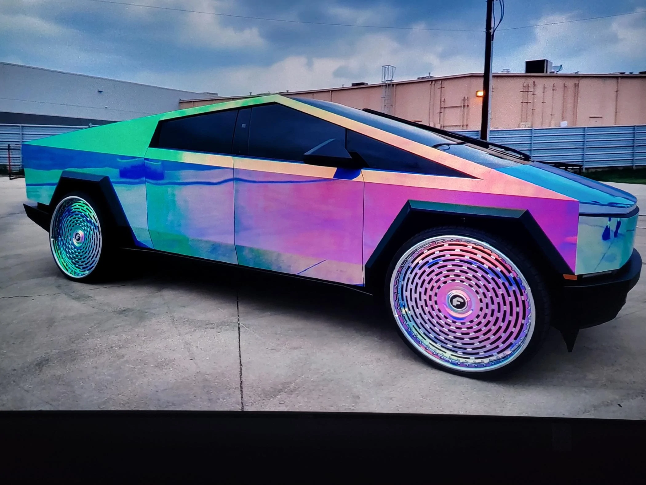 Tesla Cybertruck CRAZY CYBERTRUCK WRAP... 1000000353
