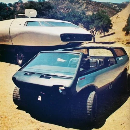 Tesla Cybertruck Cybervan from 1976 eja0gsb2ua281