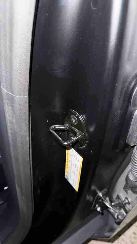 Tesla Cybertruck Driver side door gaps 1714611501800-oz