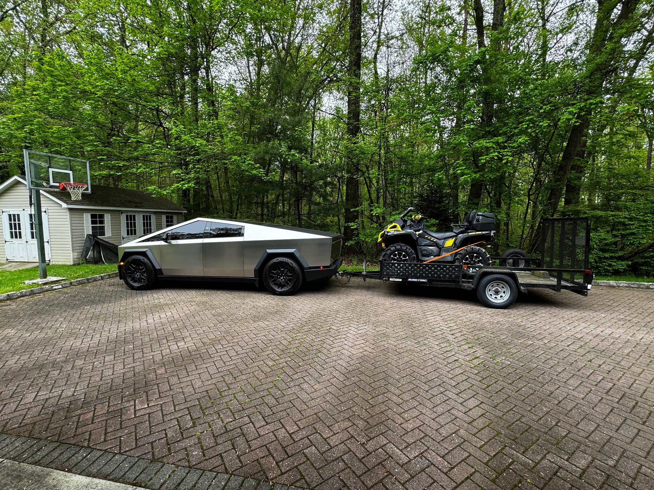 Tesla Cybertruck 🦾 Cybertruck doing truck stuff!  Post your photos! IMG_1500