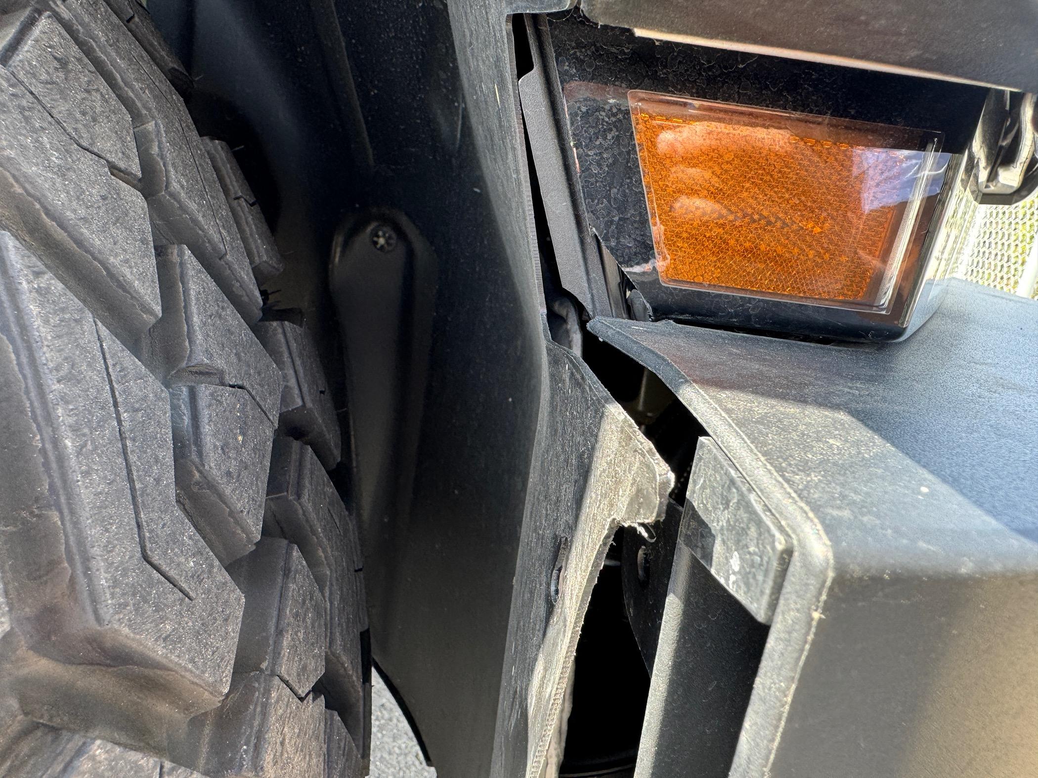 Tesla Cybertruck Cybertruck vs Wheelbarrow on the highway IMG_4997