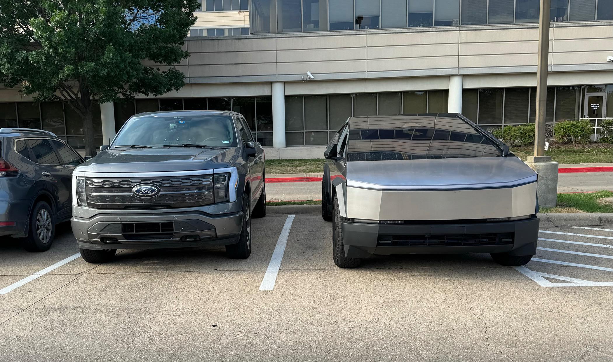Tesla Cybertruck Daily random Cybertruck photos thread - Post Yours! 📸 🤳 IMG_6138