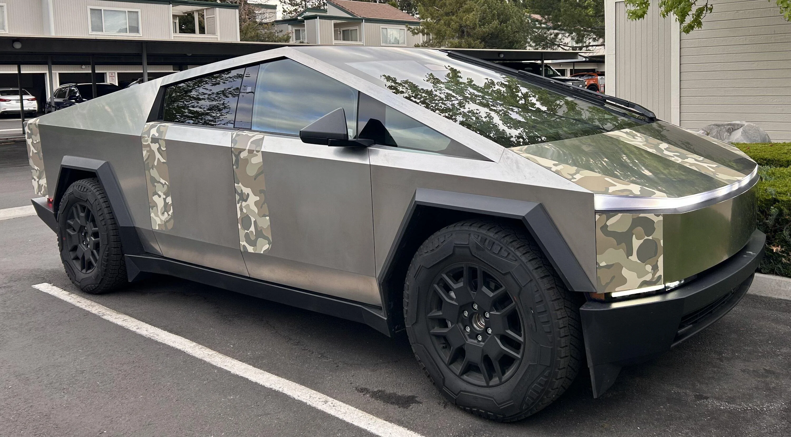 Tesla Cybertruck Fingerprint defense wrap IMG_9209