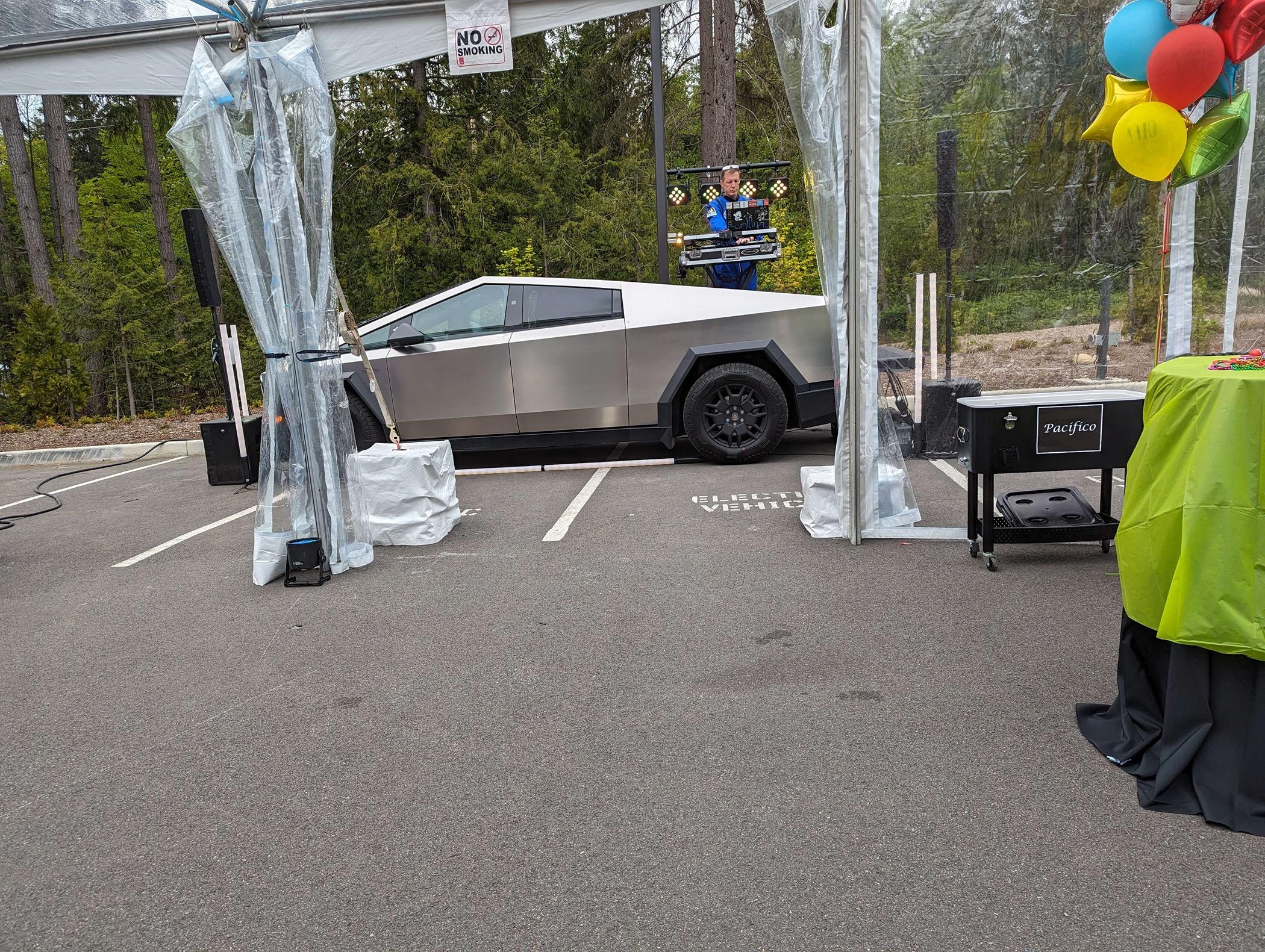 Tesla Cybertruck Running sound system from Cybertruck for Mobile DJ Setup PXL_20240504_001037545