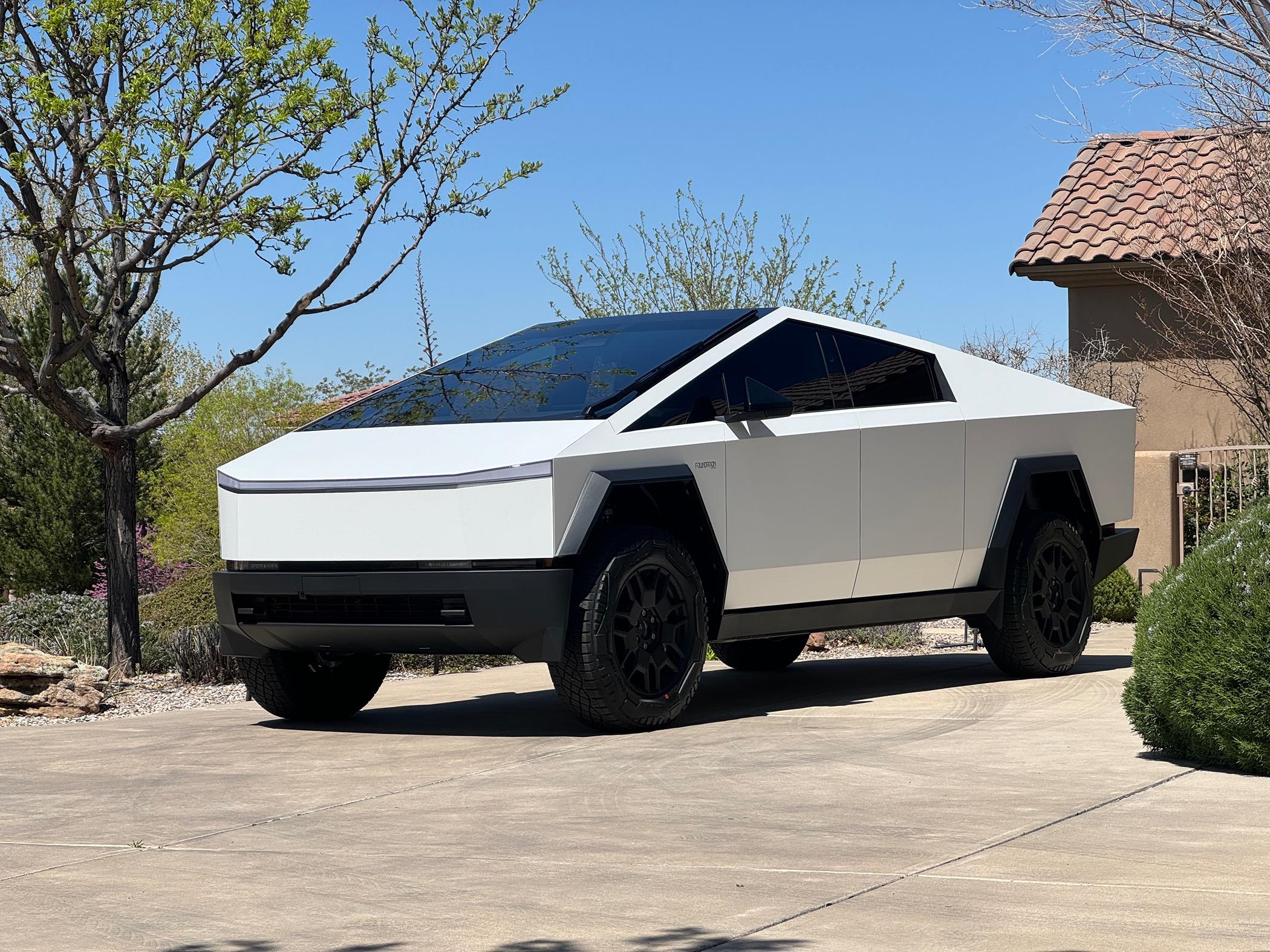 Tesla Cybertruck Daily random Cybertruck photos thread - Post Yours! 📸 🤳 IMG_3303