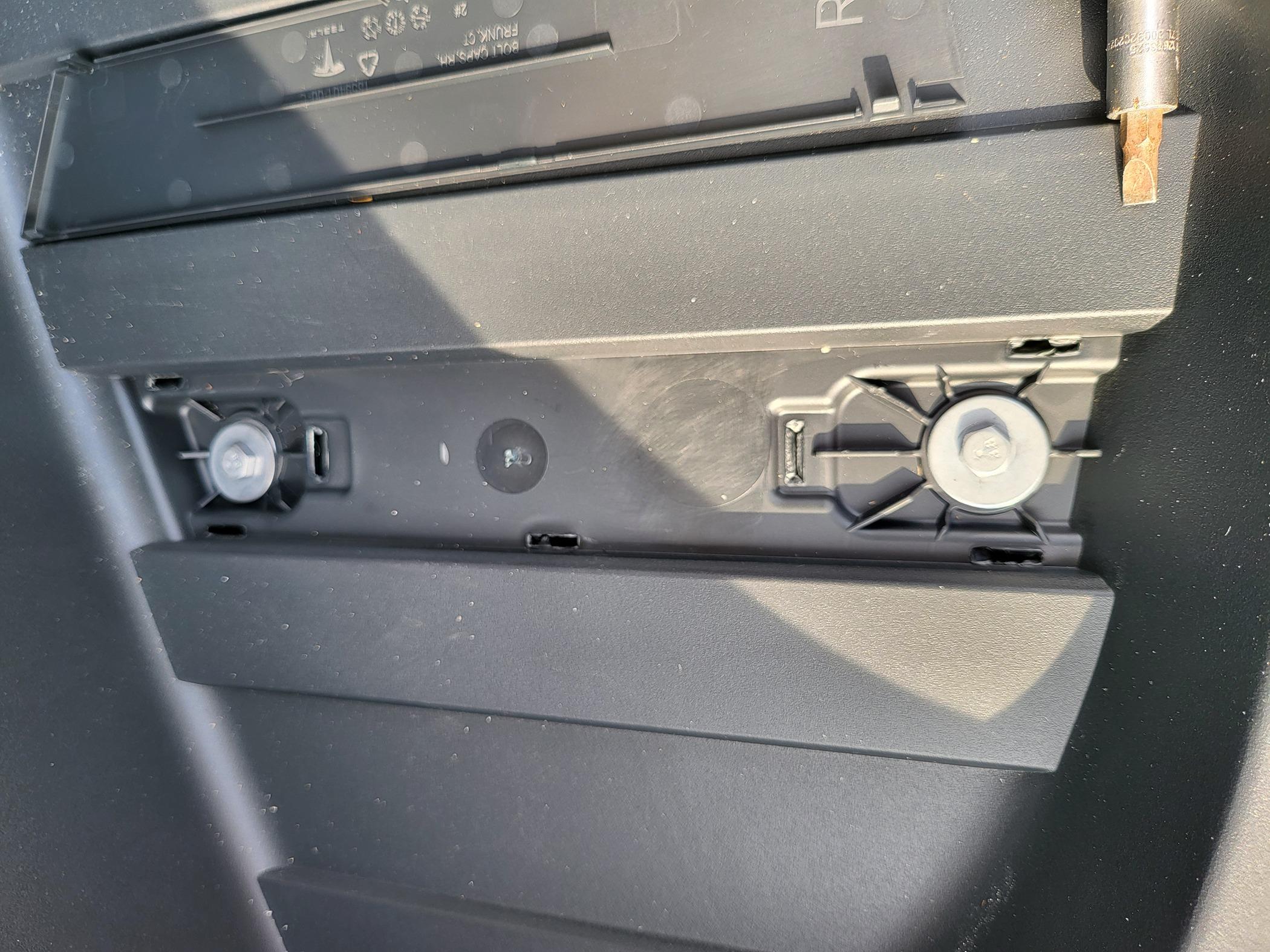 Tesla Cybertruck Frunk "Front Trunk L-Track + Cargo Net" Accessory Received! 20240505_164613