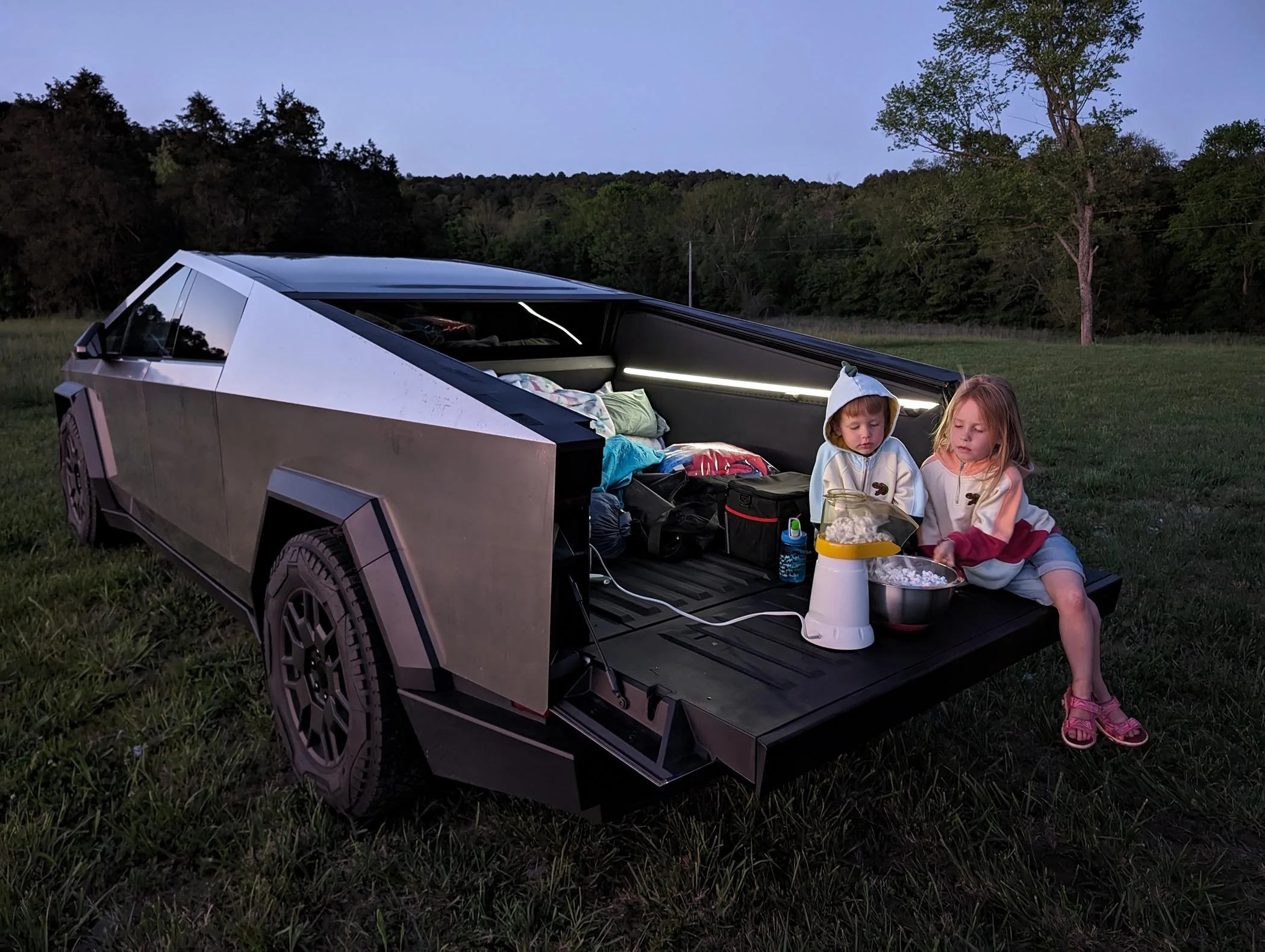 Tesla Cybertruck Daily random Cybertruck photos thread - Post Yours! 📸 🤳 2024-04-29 20.26.17