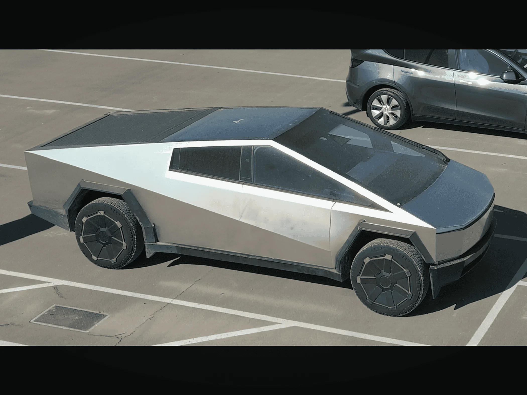 Tesla Cybertruck Breaking: Tactical Grey Interior + 20" Core Wheel Design and Aero Cover for Foundation Series Cybertruck IMG_1921