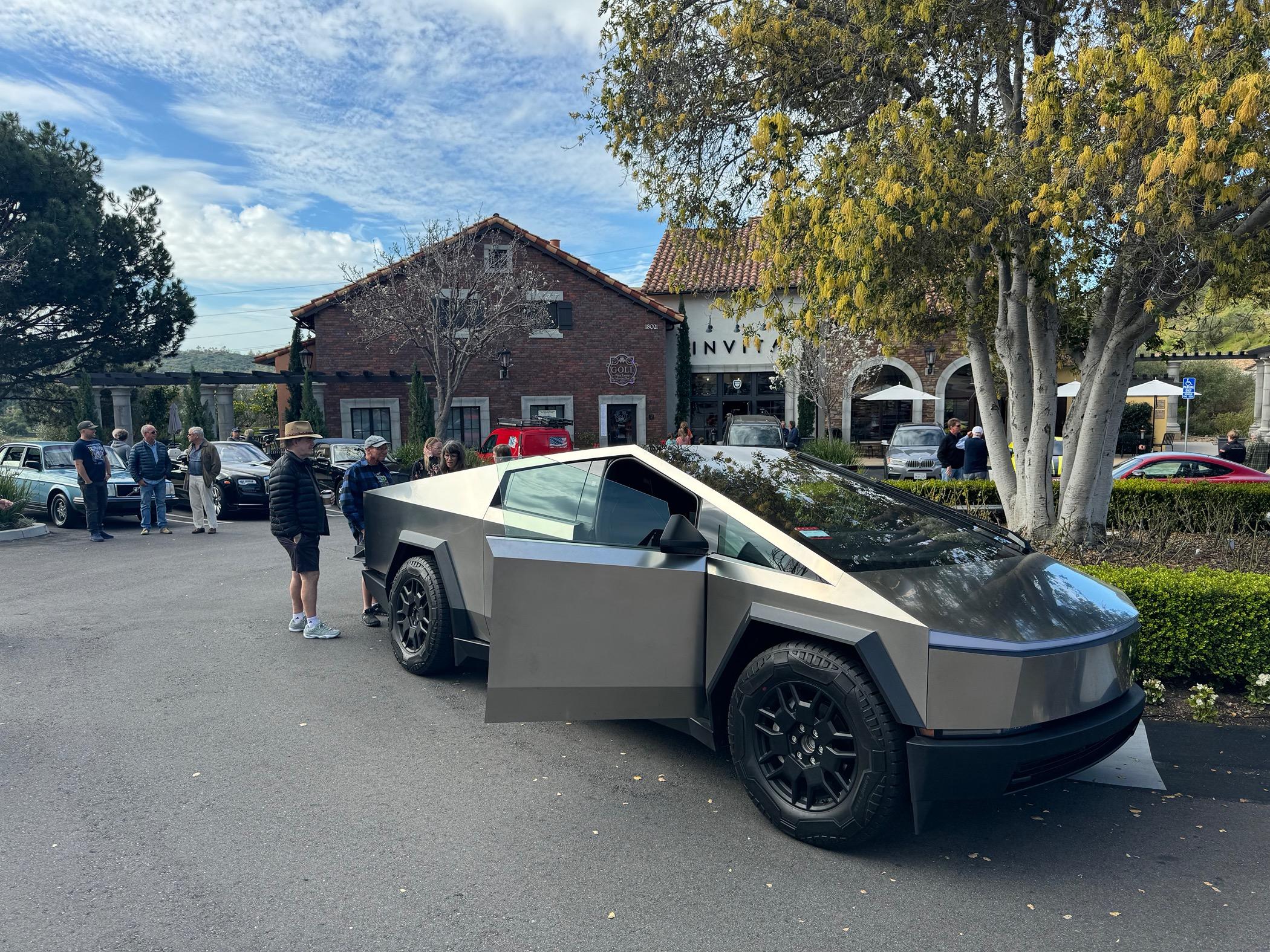 Tesla Cybertruck Dark grey Pure PPF wrap IMG_1370