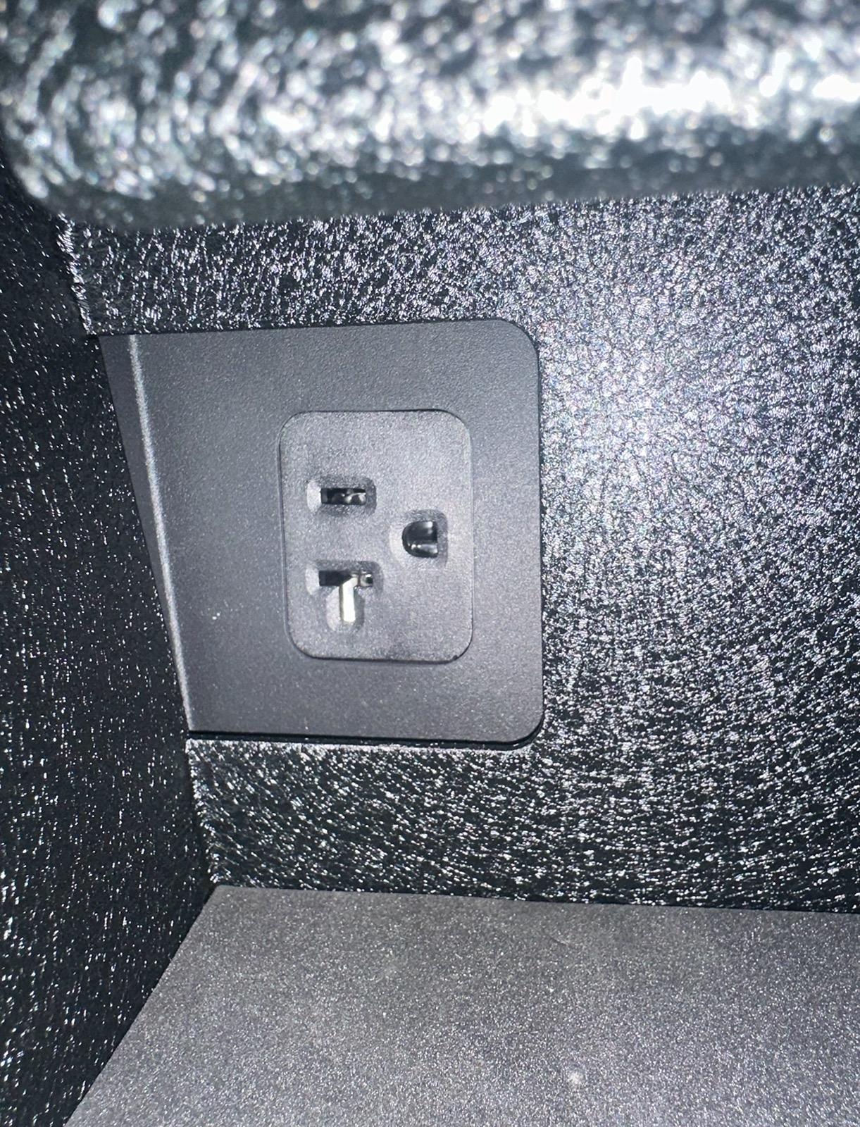 Tesla Cybertruck Gun / Firearm Storage [*** Admin Warning: Storage Talk Only *** No Glorification, States, Laws, Politics or Usage Discussions] IMG_7013