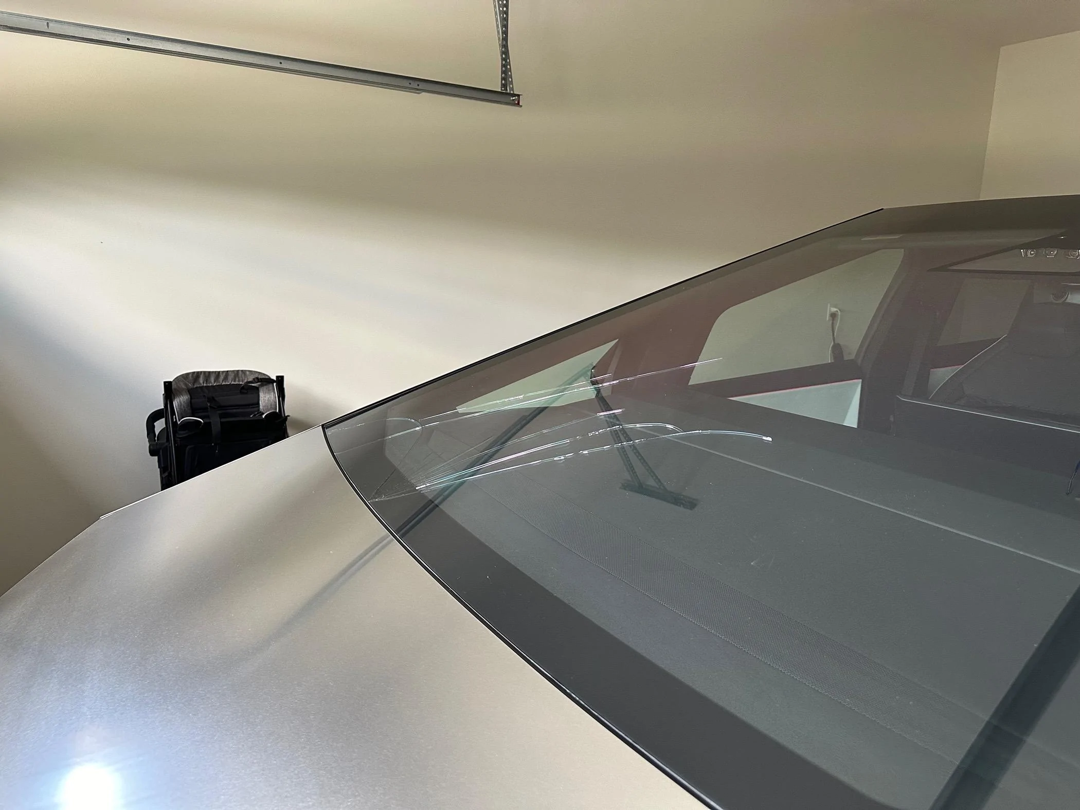 Tesla Cybertruck Windshield cracked on delivery day IMG_3437