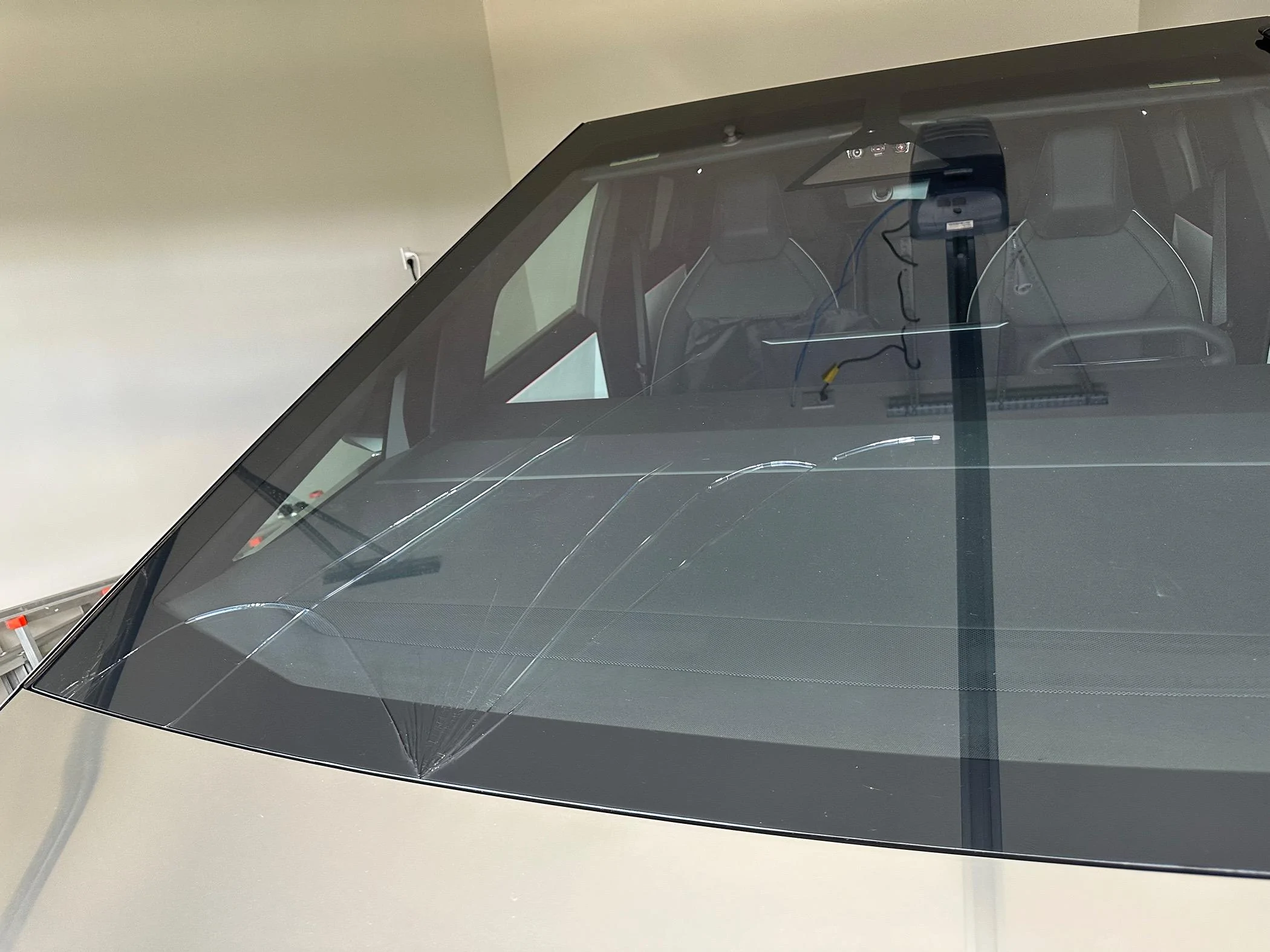 Tesla Cybertruck Windshield cracked on delivery day IMG_3435
