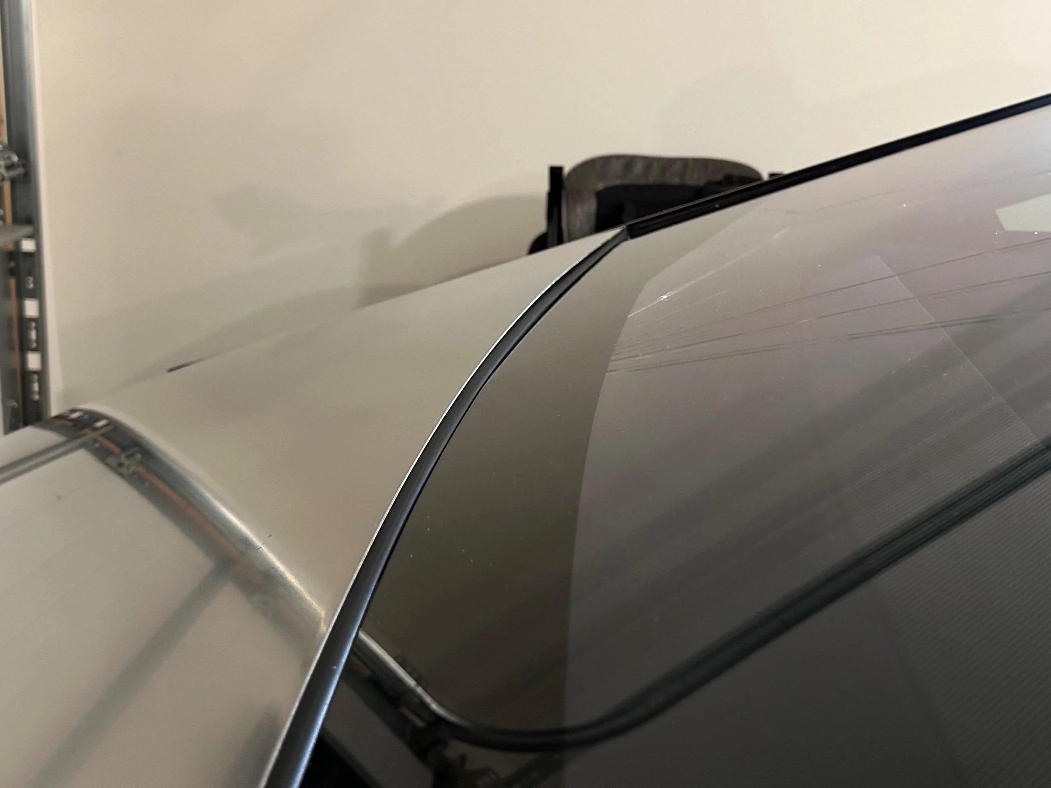 Tesla Cybertruck Windshield cracked on delivery day IMG_3423