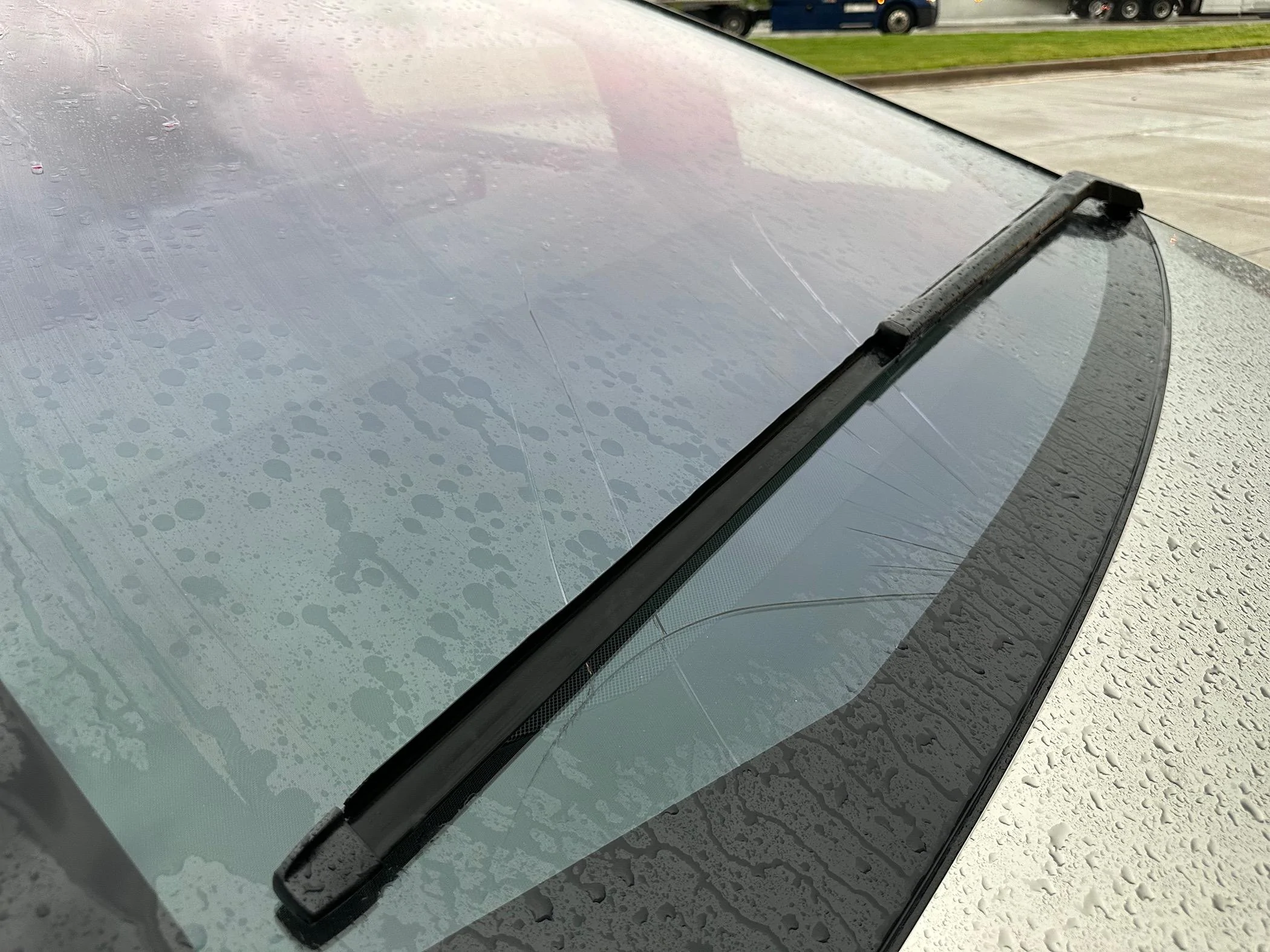 Tesla Cybertruck Windshield cracked on delivery day IMG_3416