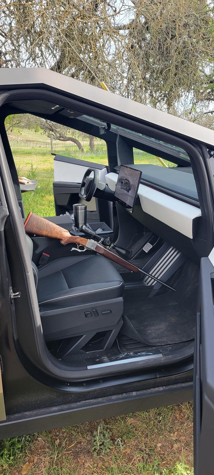 Tesla Cybertruck Cybertruck Goes Hunting 1000048804
