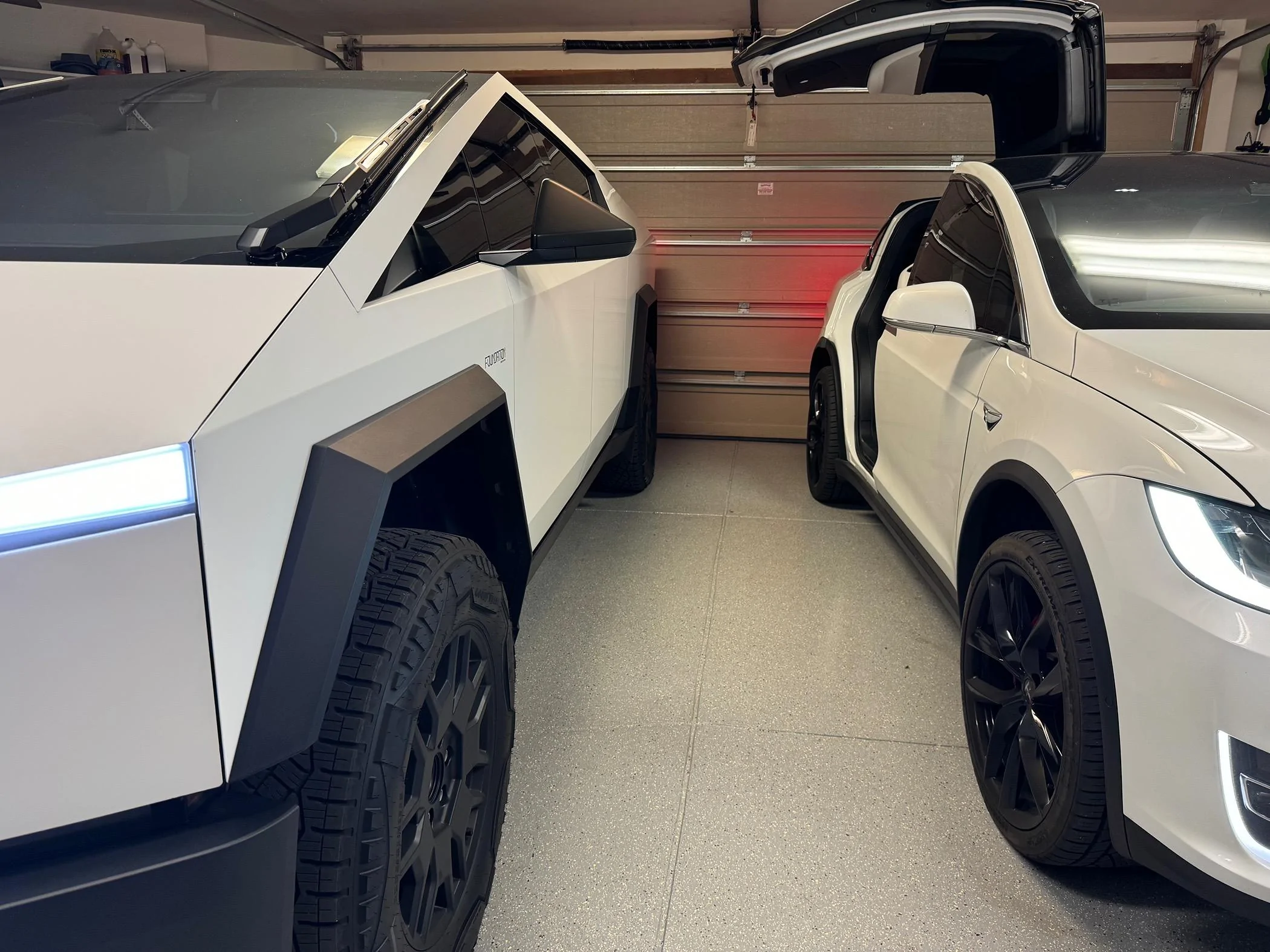 Tesla Cybertruck Daily random Cybertruck photos thread - Post Yours! 📸 🤳 IMG_0040