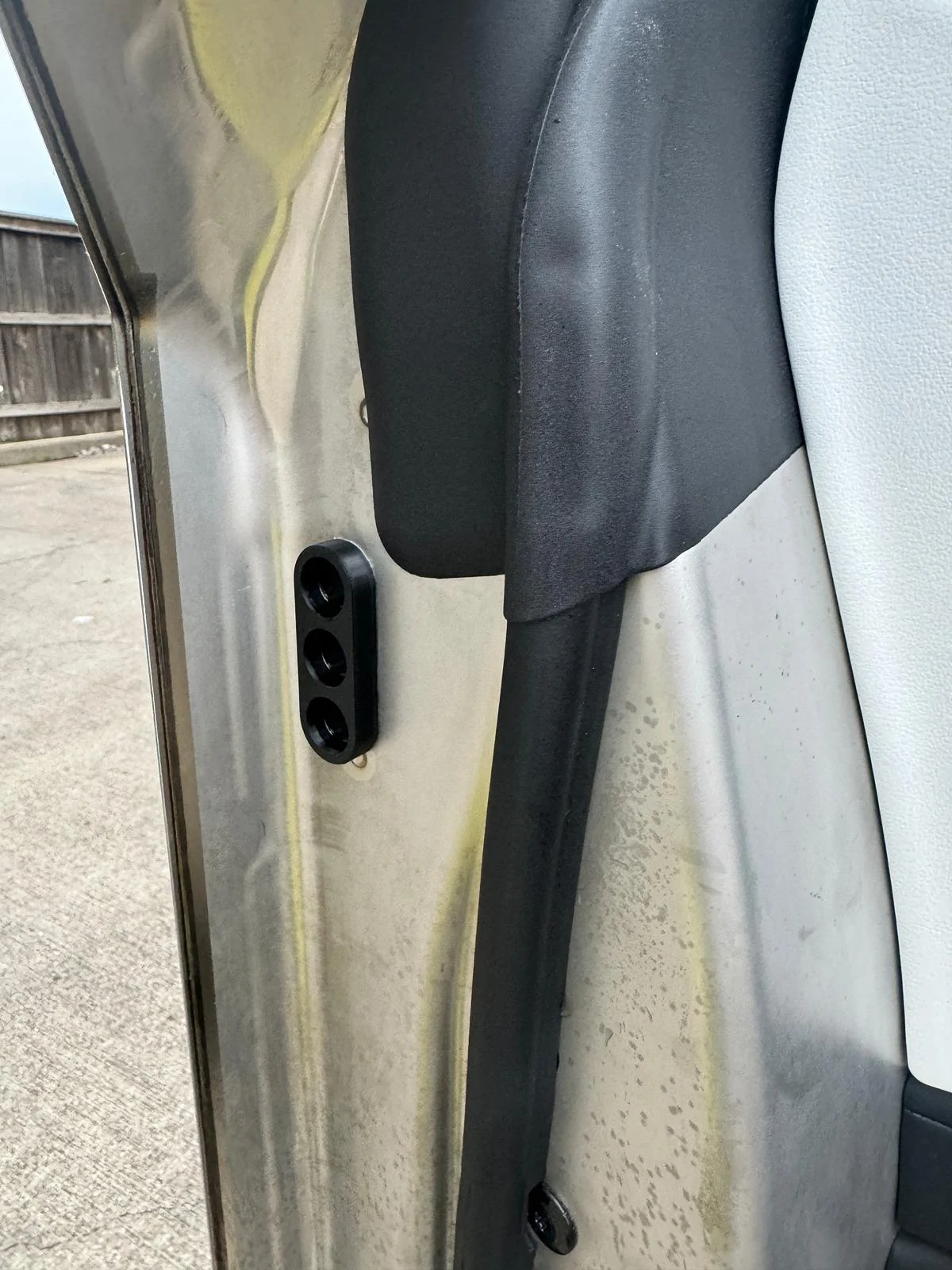 Tesla Cybertruck Door jams delivered cleaned / polished?? What product to use? doorjam1