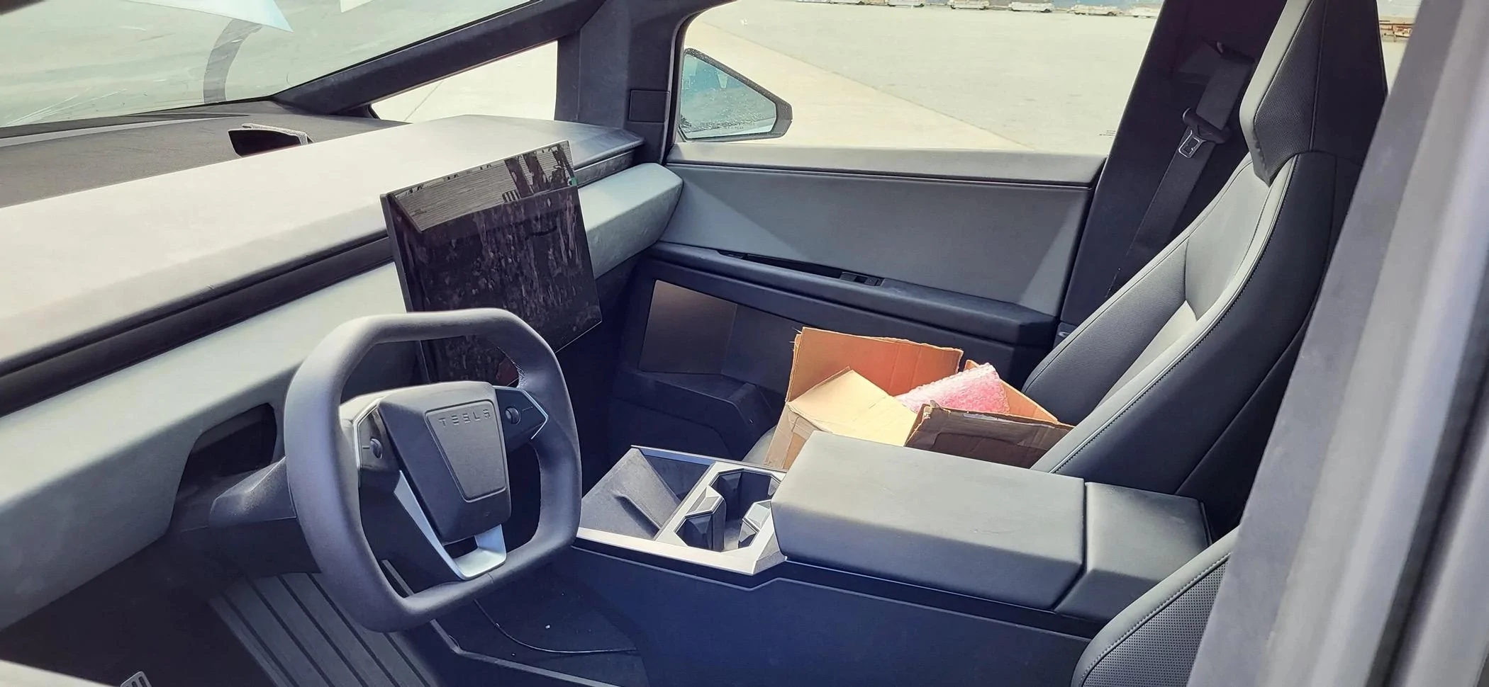 Tesla Cybertruck Tactical Grey Interior - Real Life Images [Photos] IMG_2305