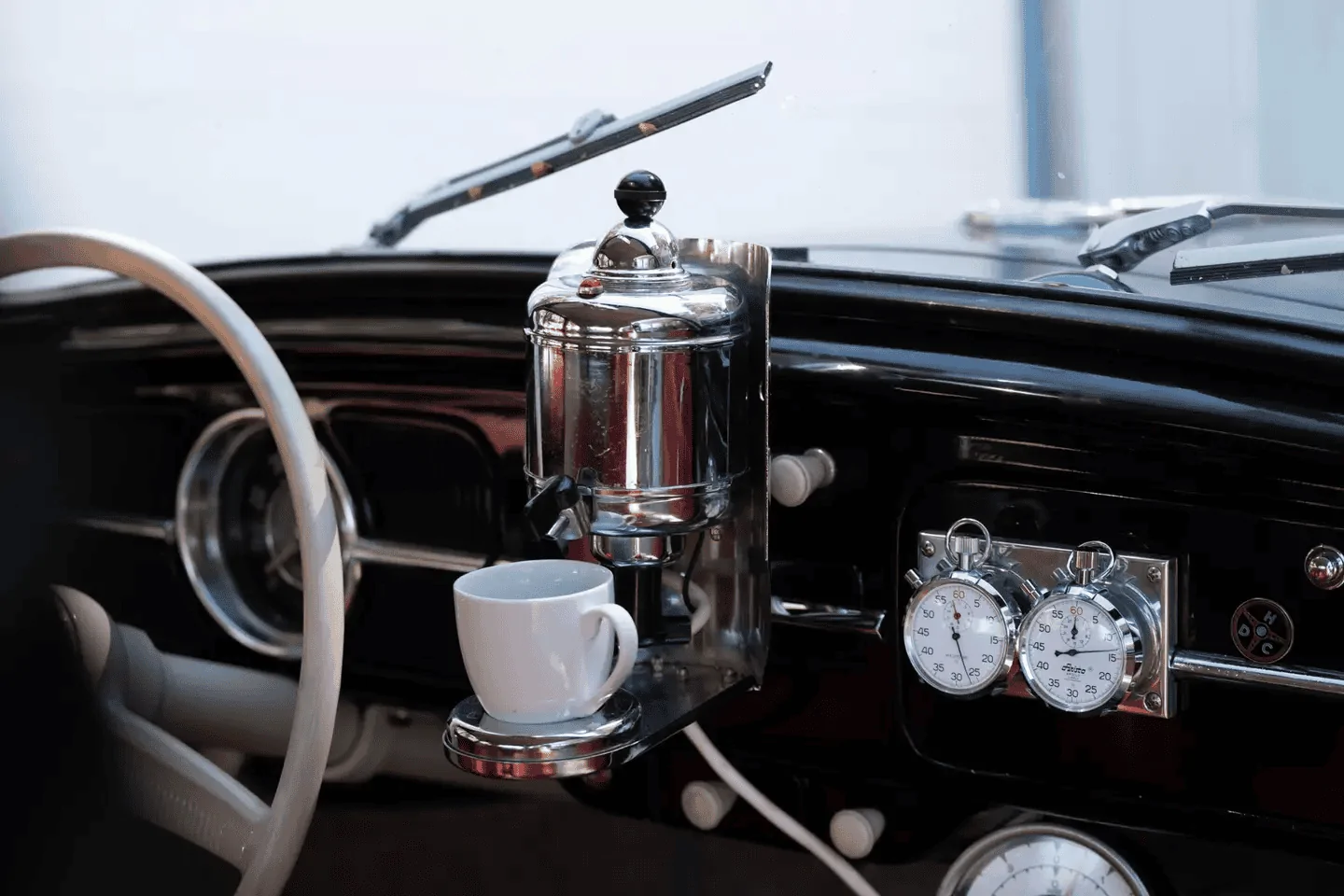 Tesla Cybertruck Hertella Auto Kaffeemachine would look great in Cybertruck 1715618939819-7