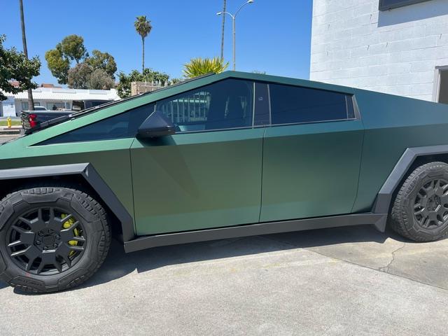 Tesla Cybertruck GREEN Vinyl Wrap & PPF Cybertruck -- Photos & Videos image0