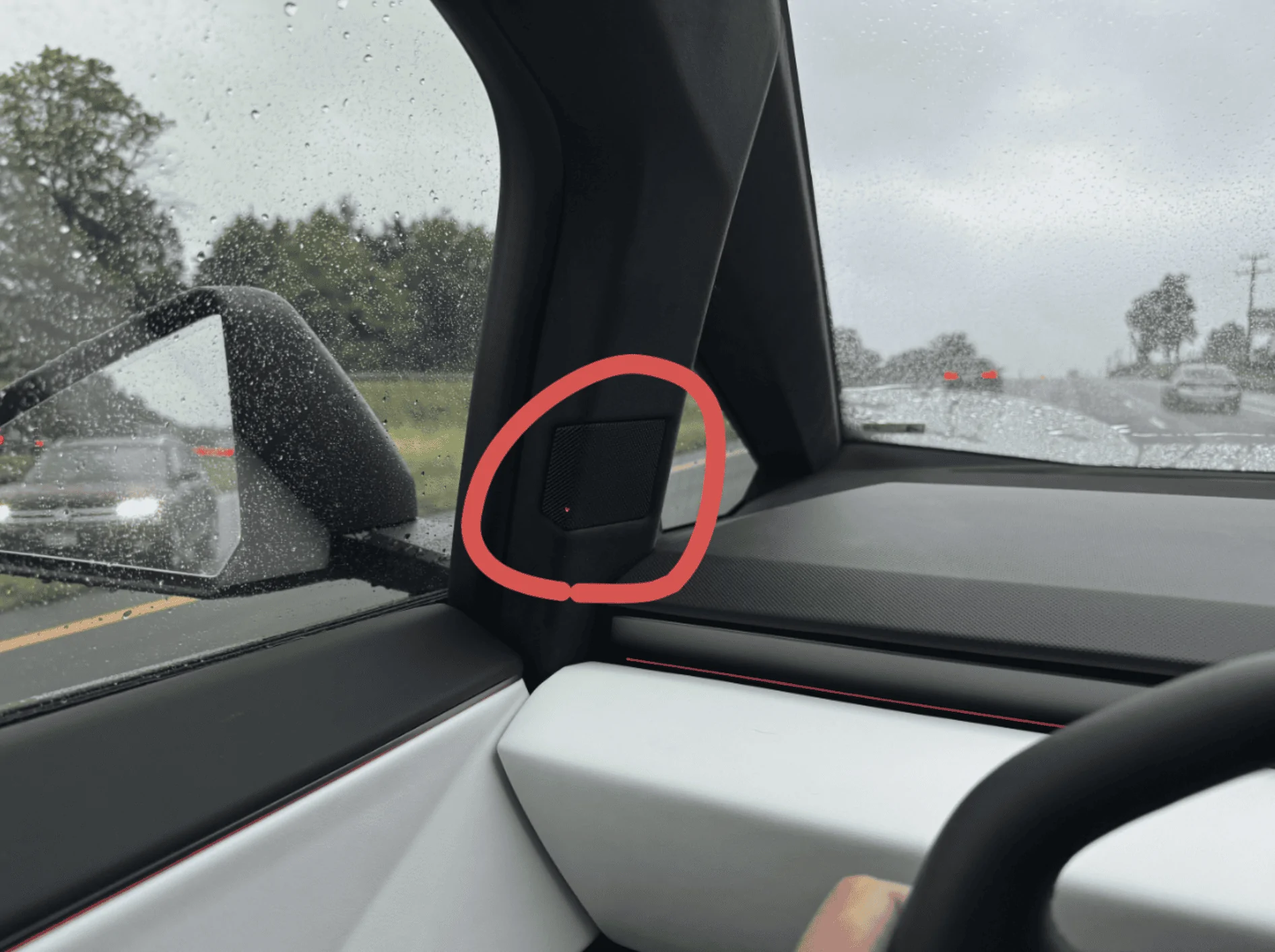Tesla Cybertruck My Cybertruck went blind -  lost all visualizations on my screen 1715654055826-9
