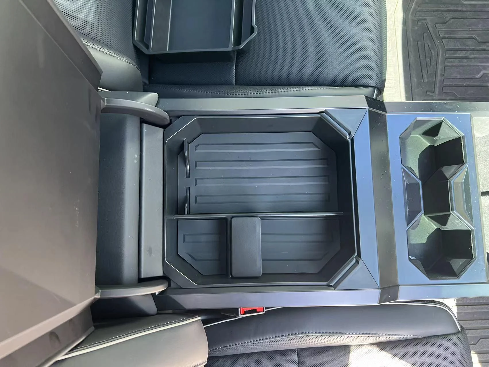 Tesla Cybertruck Center Console Tray with Removable Coin Holder 6
