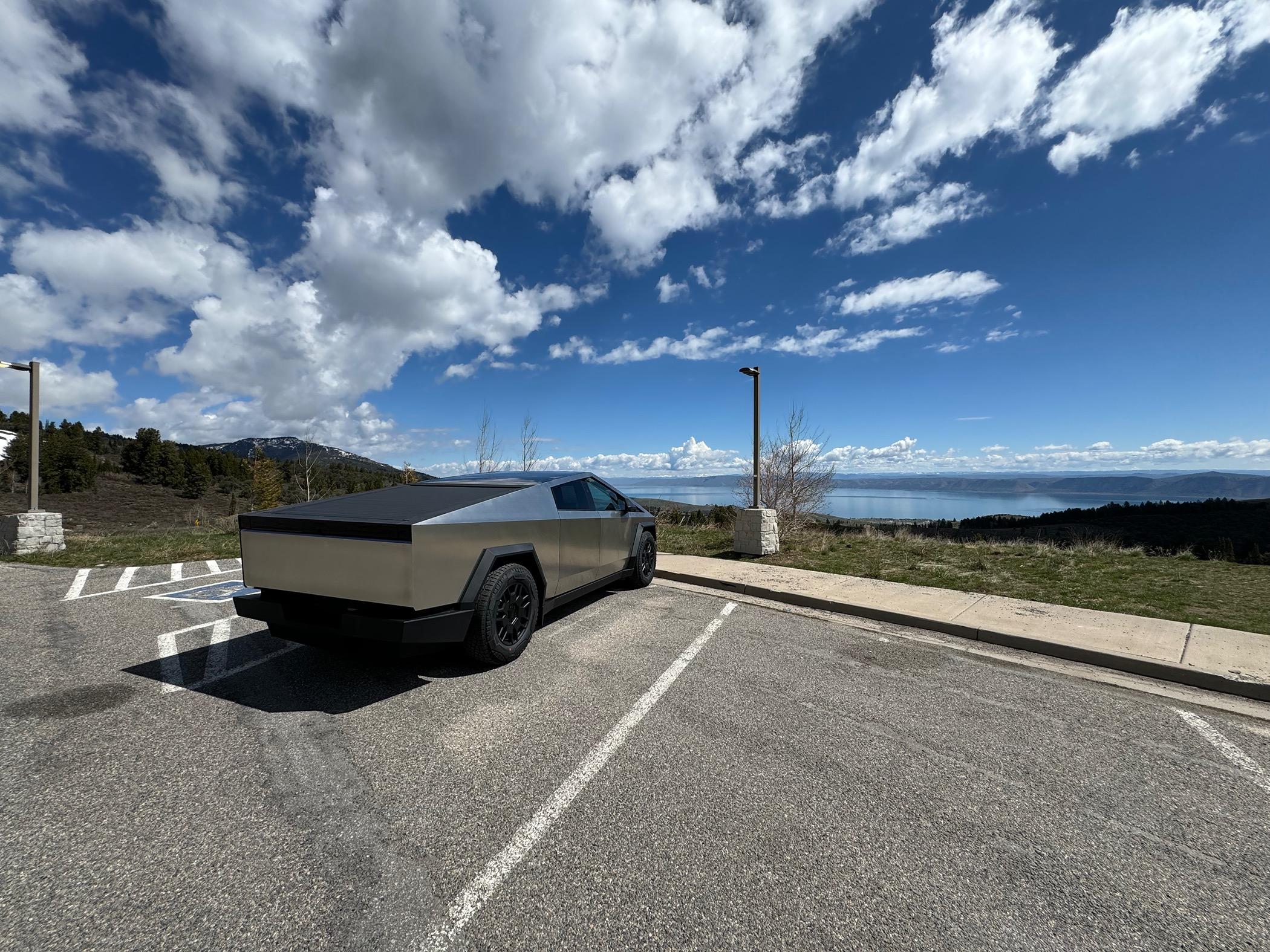 Tesla Cybertruck Utah Cybertrucks Arrive at Pleasant Grove, UT for deliveries 1715794562122-51