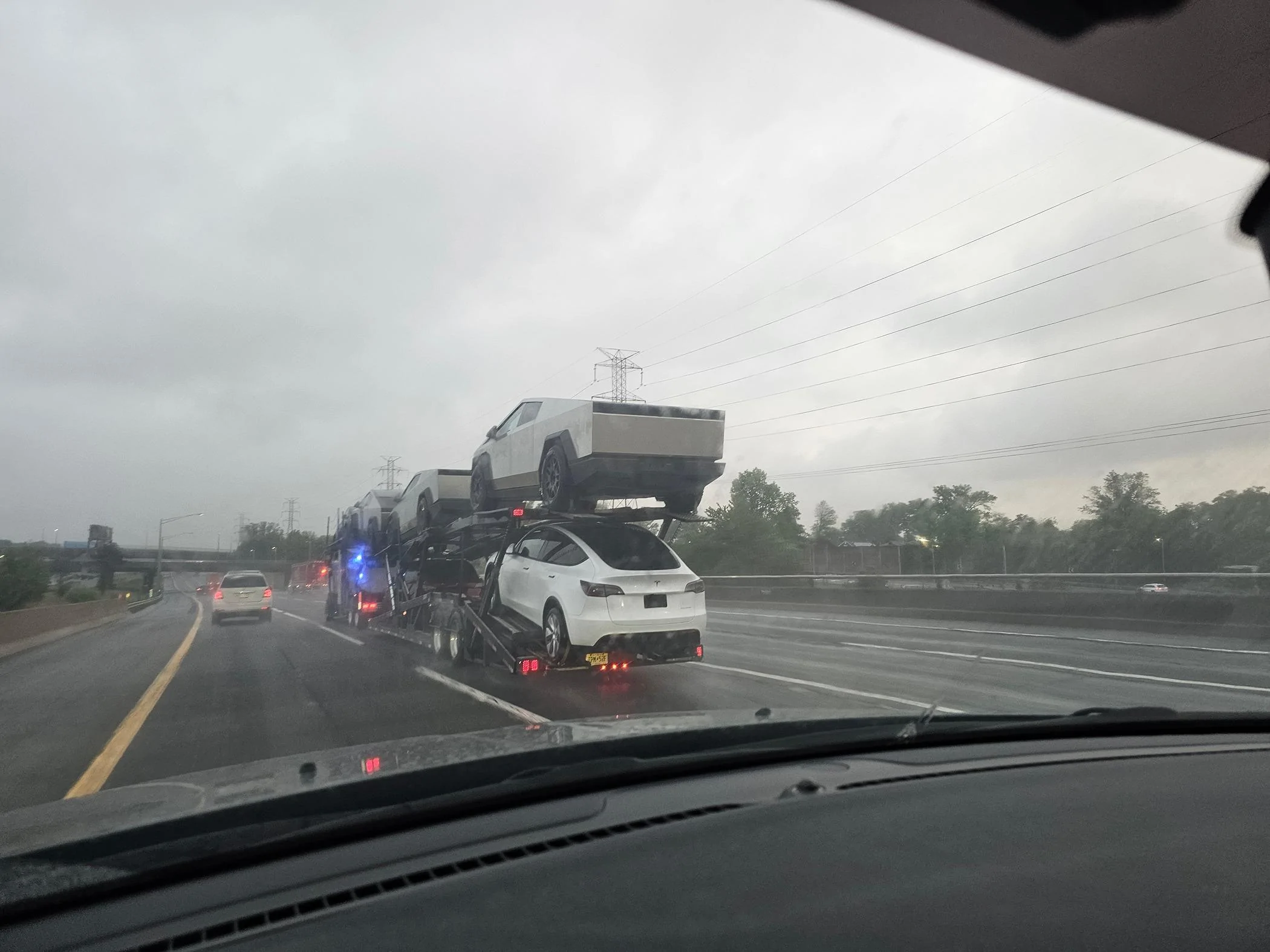 Tesla Cybertruck FIRST VIN ASSIGNED IN NJ 20240515_194056