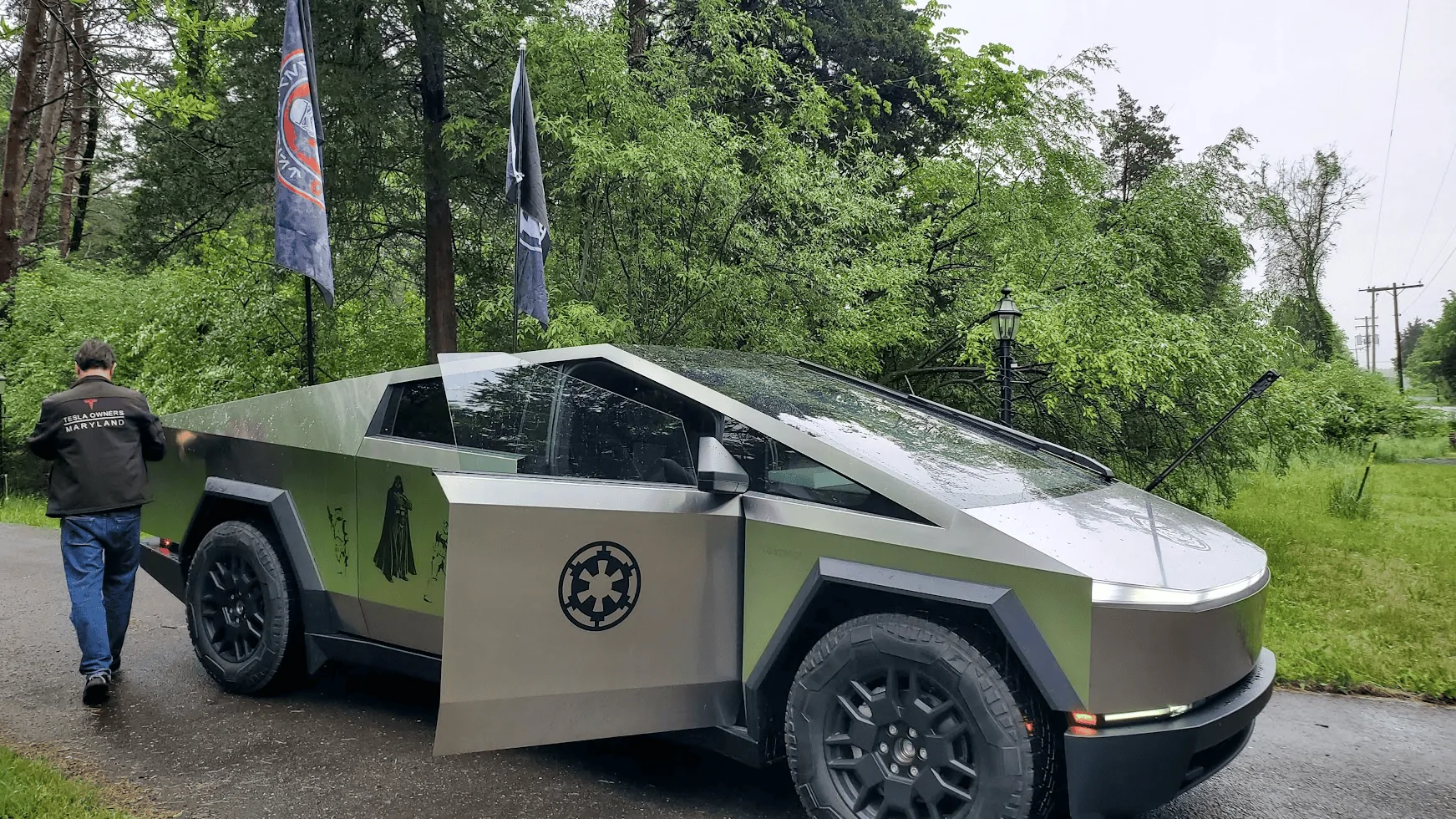 Tesla Cybertruck In honor of Star Wars Month (May the 4th and Revenge of the 6th) 1715859107420-y