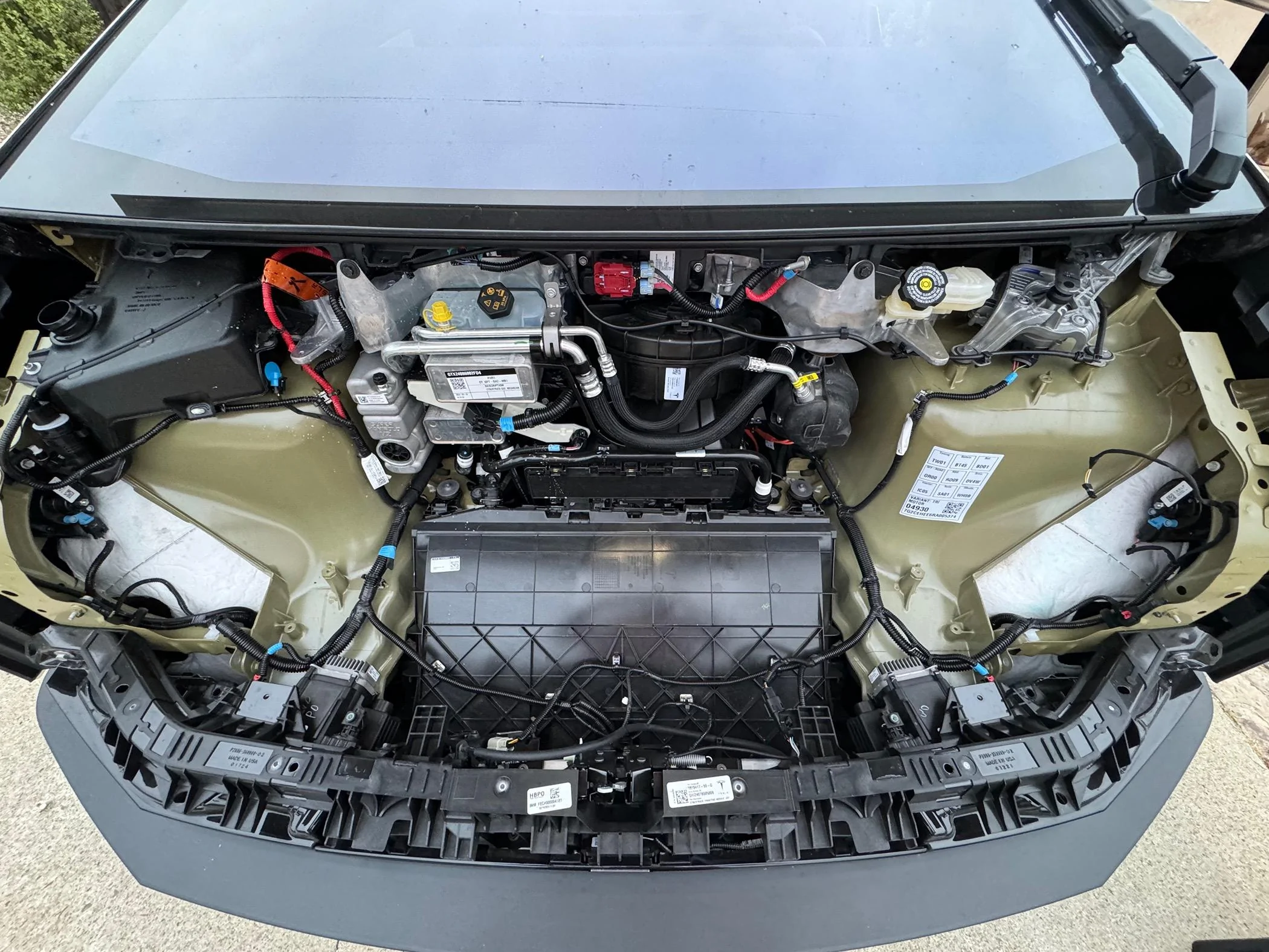 Tesla Cybertruck Safety Restraint System Issue - Service required IMG_0542