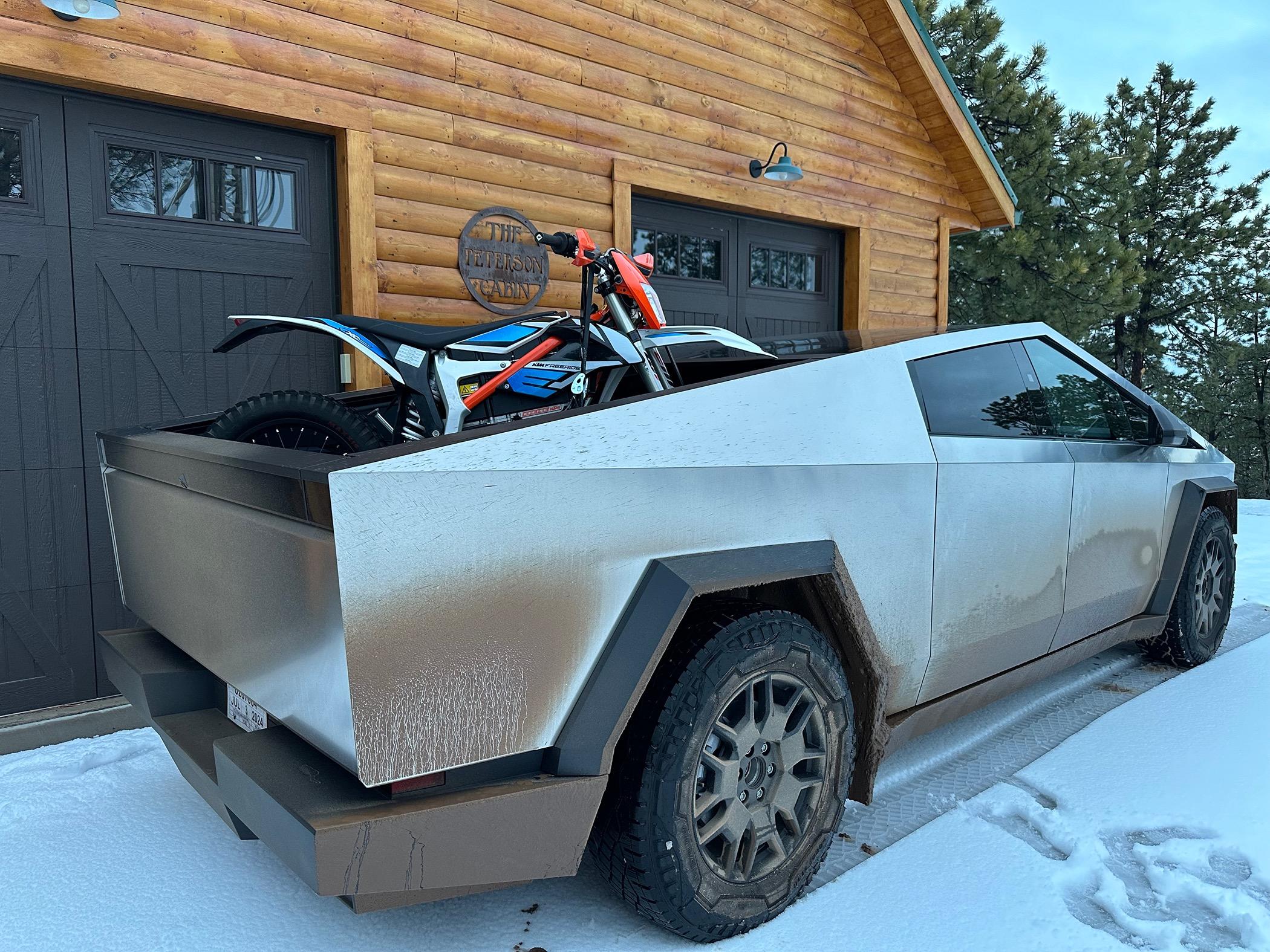 Tesla Cybertruck 🦾 Cybertruck doing truck stuff!  Post your photos! IMG_0435
