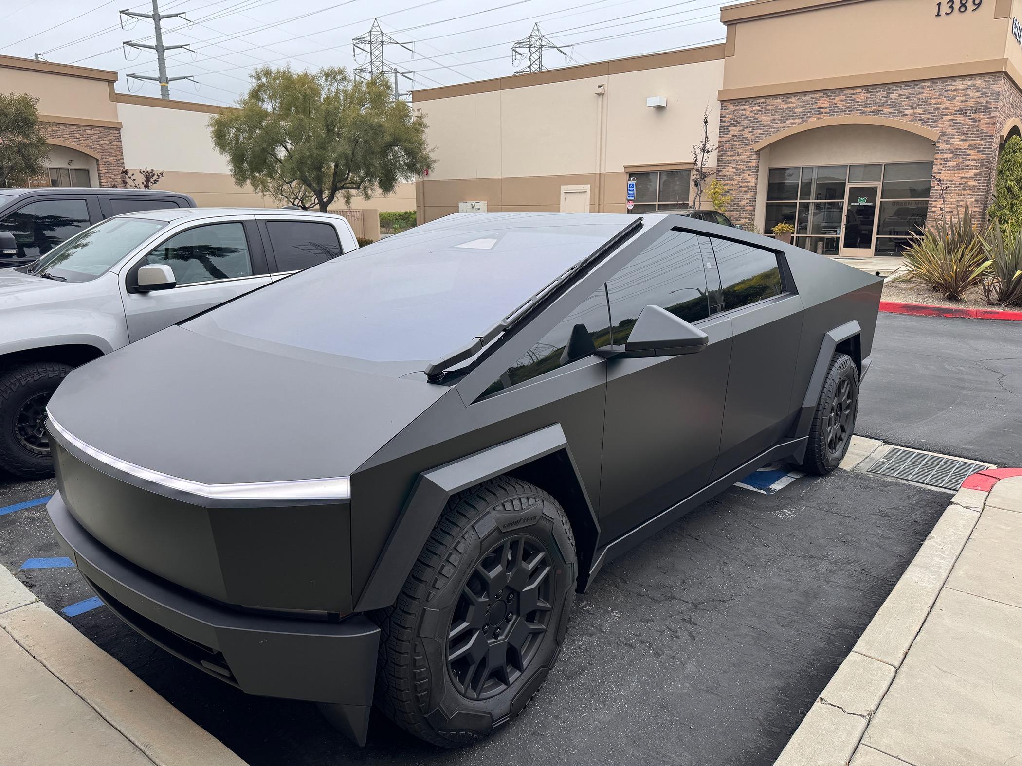 Tesla Cybertruck Cybertruck front windshield tint IMG_0516