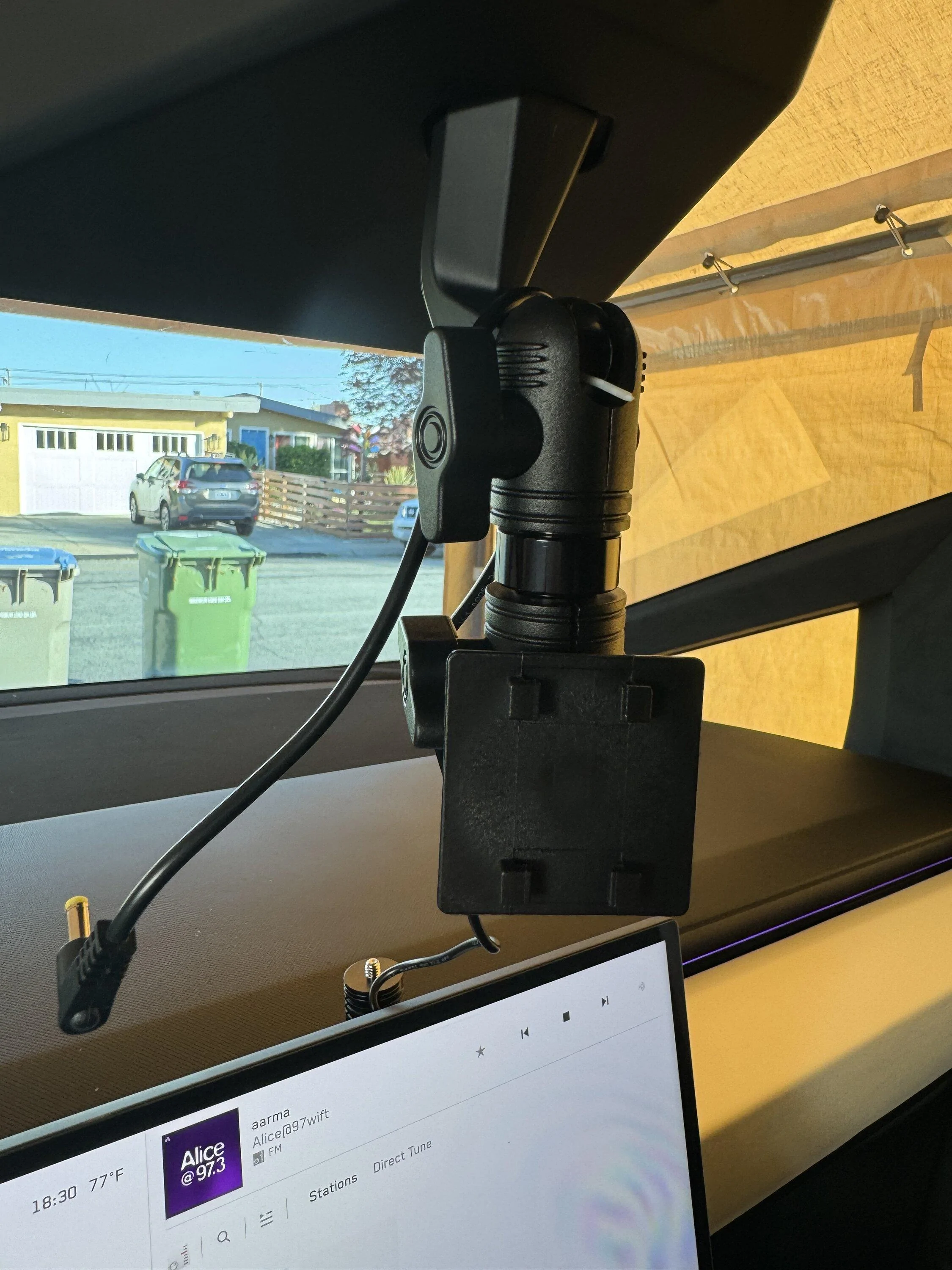 Tesla Cybertruck Apple CarPlay and rear camera IMG_1224